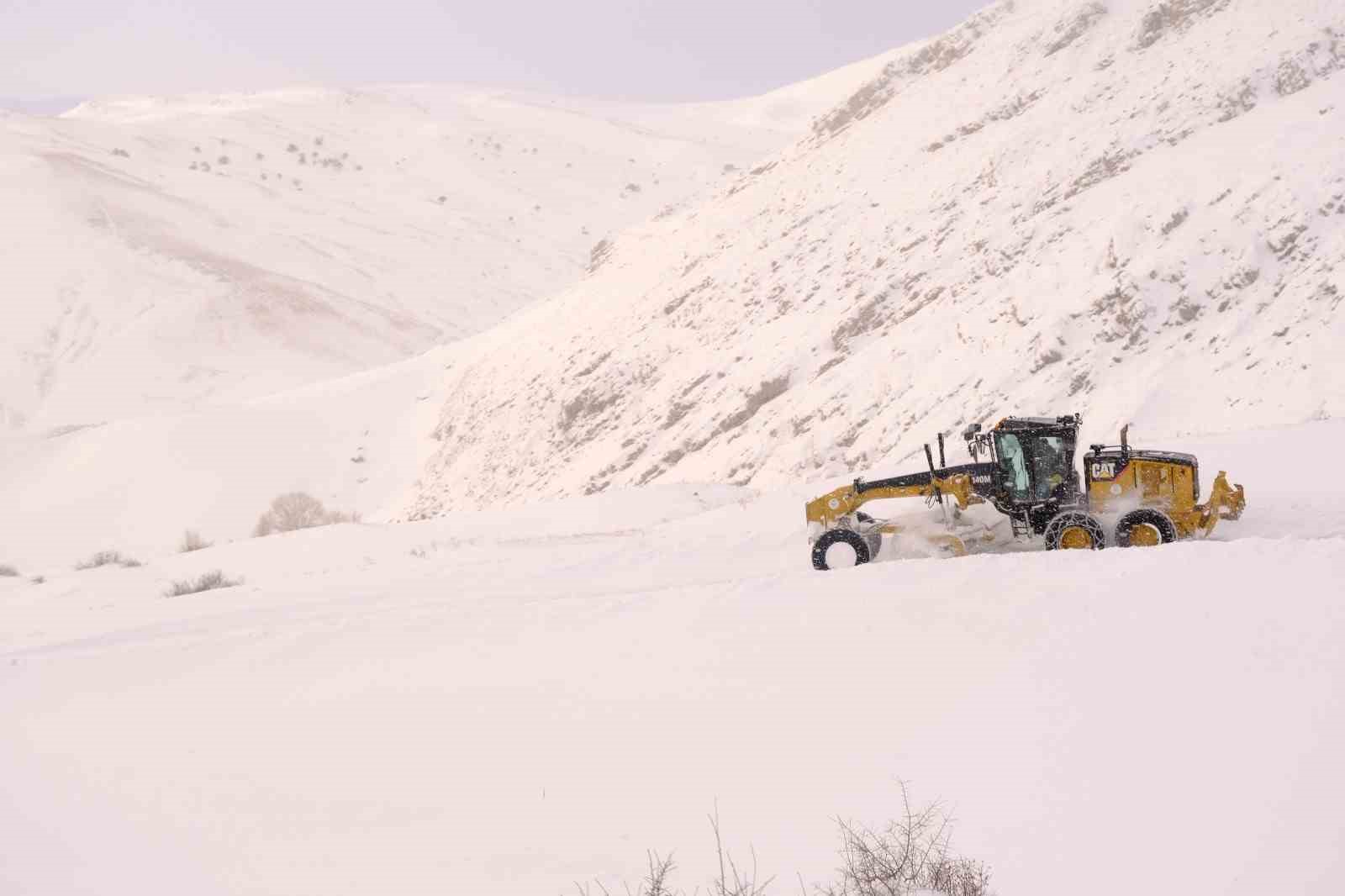 Ağrı&rsquo;da 41 k&ouml;y yolu ulaşıma kapandı

