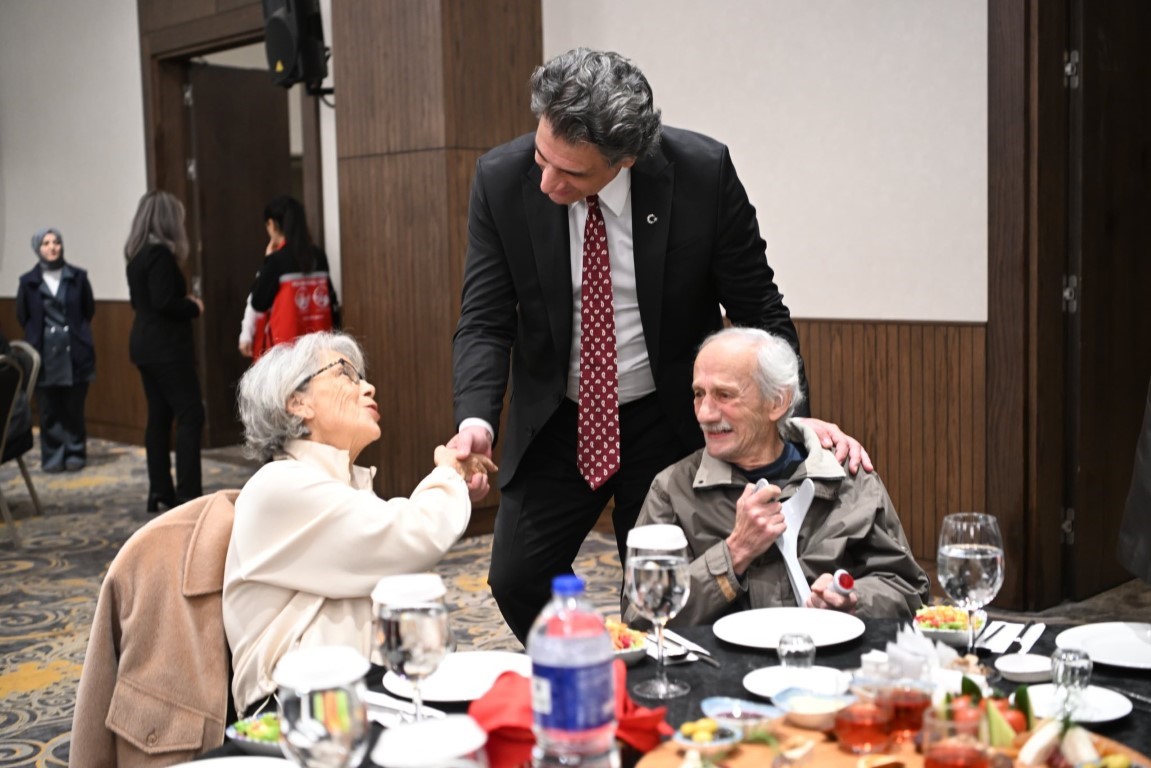 Kartepe&rsquo;de Ramazan ayının ilk iftarında şehit aileleri ve gaziler bir araya geldi
