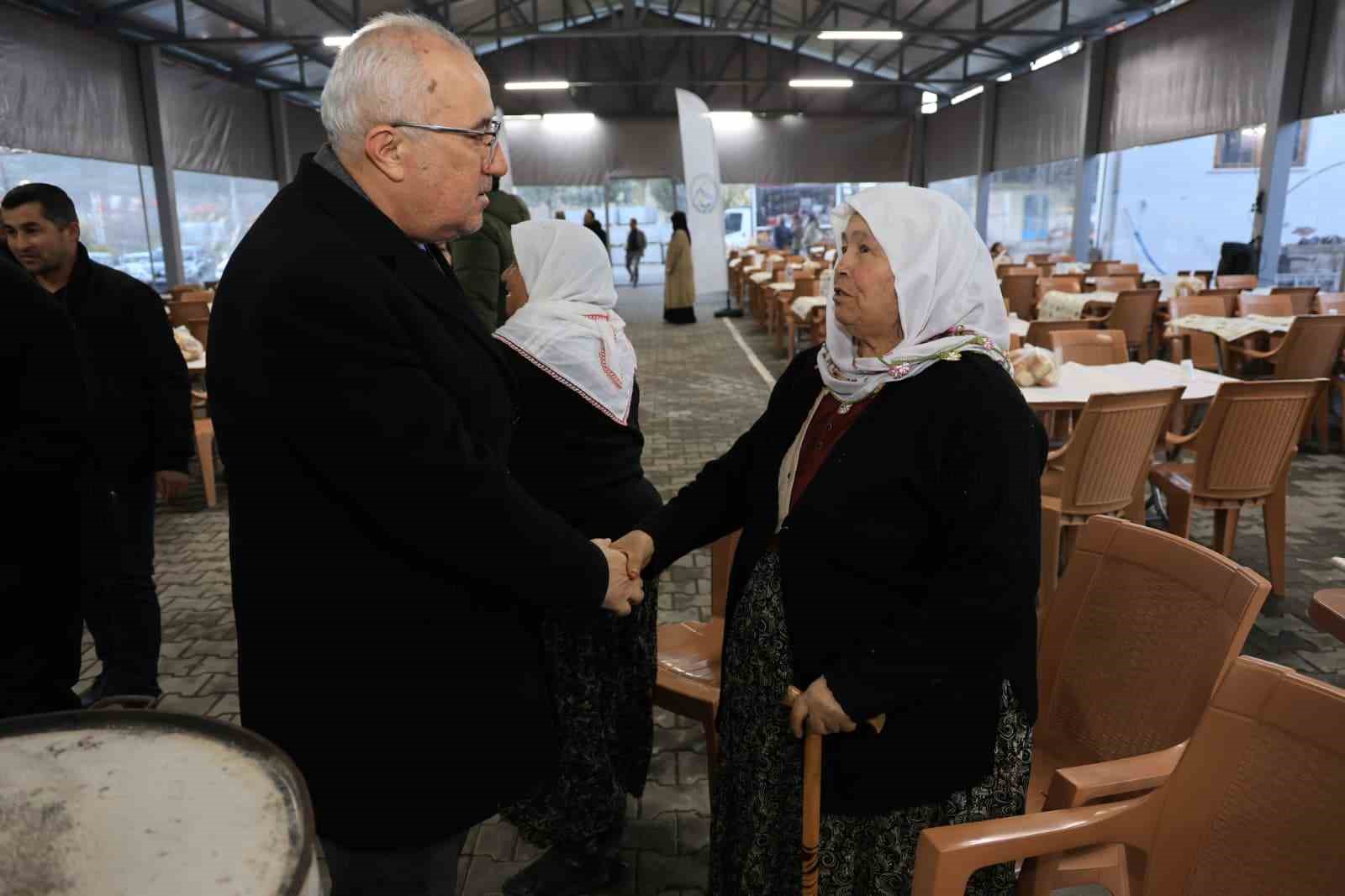 Çameli Belediyesi, Elmalı Mahallesi’nde ilk iftar sofrasını kuruldu