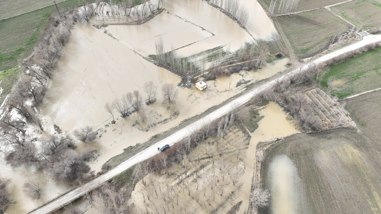 Son 20 yılın en yüksek miktarda yağışı görüldü, tarım arazileri sular altında kaldı
