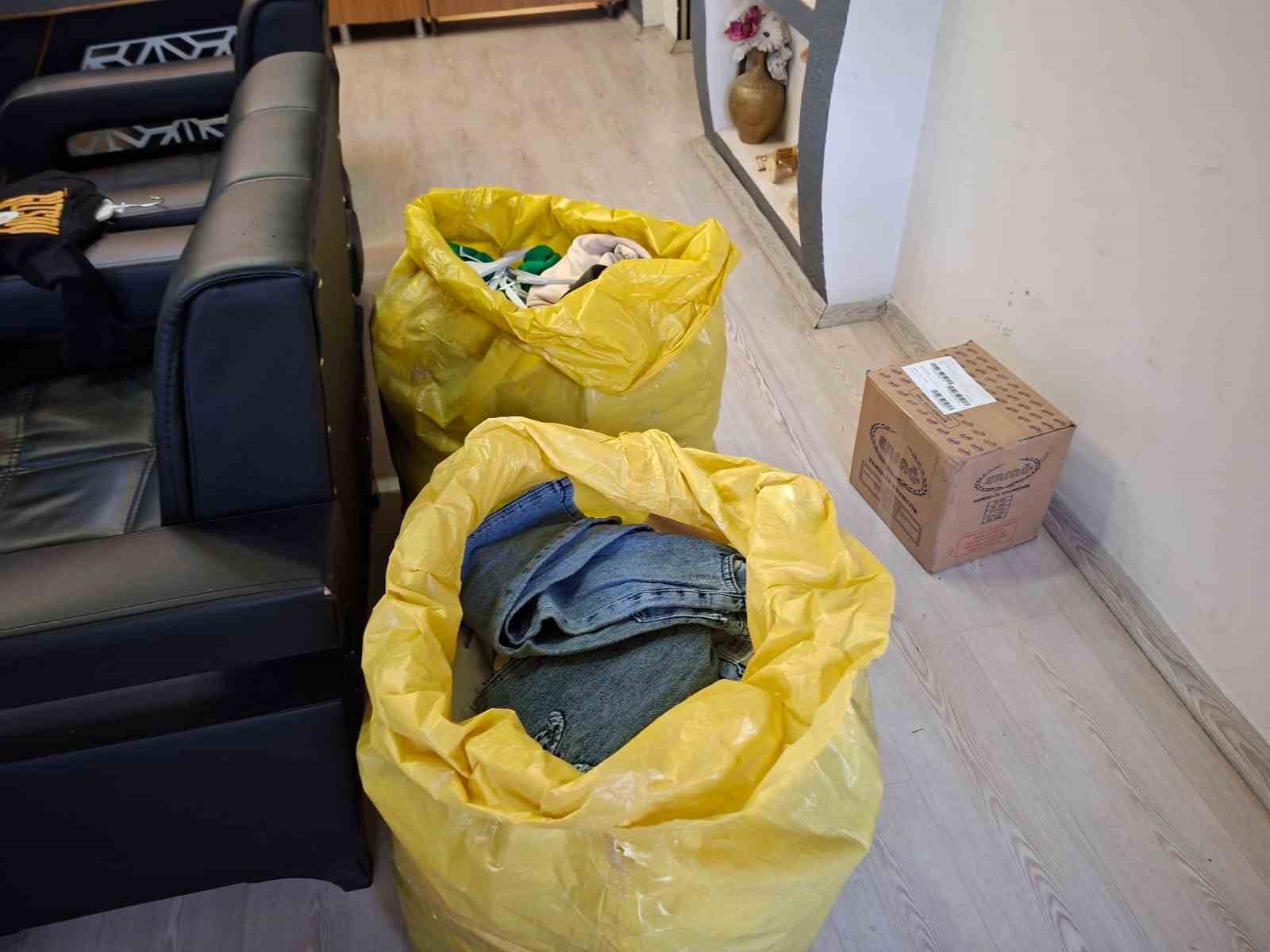 Muhtar maaşıyla ihtiya&ccedil; sahibi &ccedil;ocuklara umut oluyor
