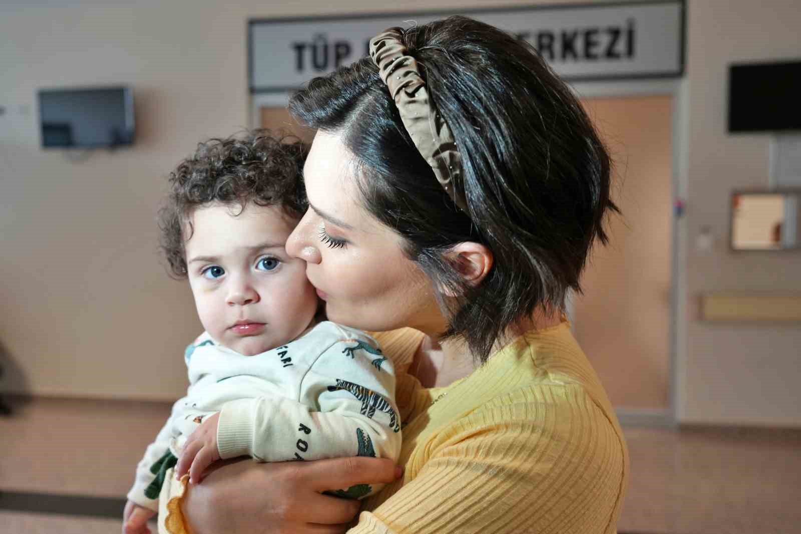 Kanseri yendi, annelikten vazgeçmedi: Dondurulan embriyolar tutmadı, ‘Can’ geldi