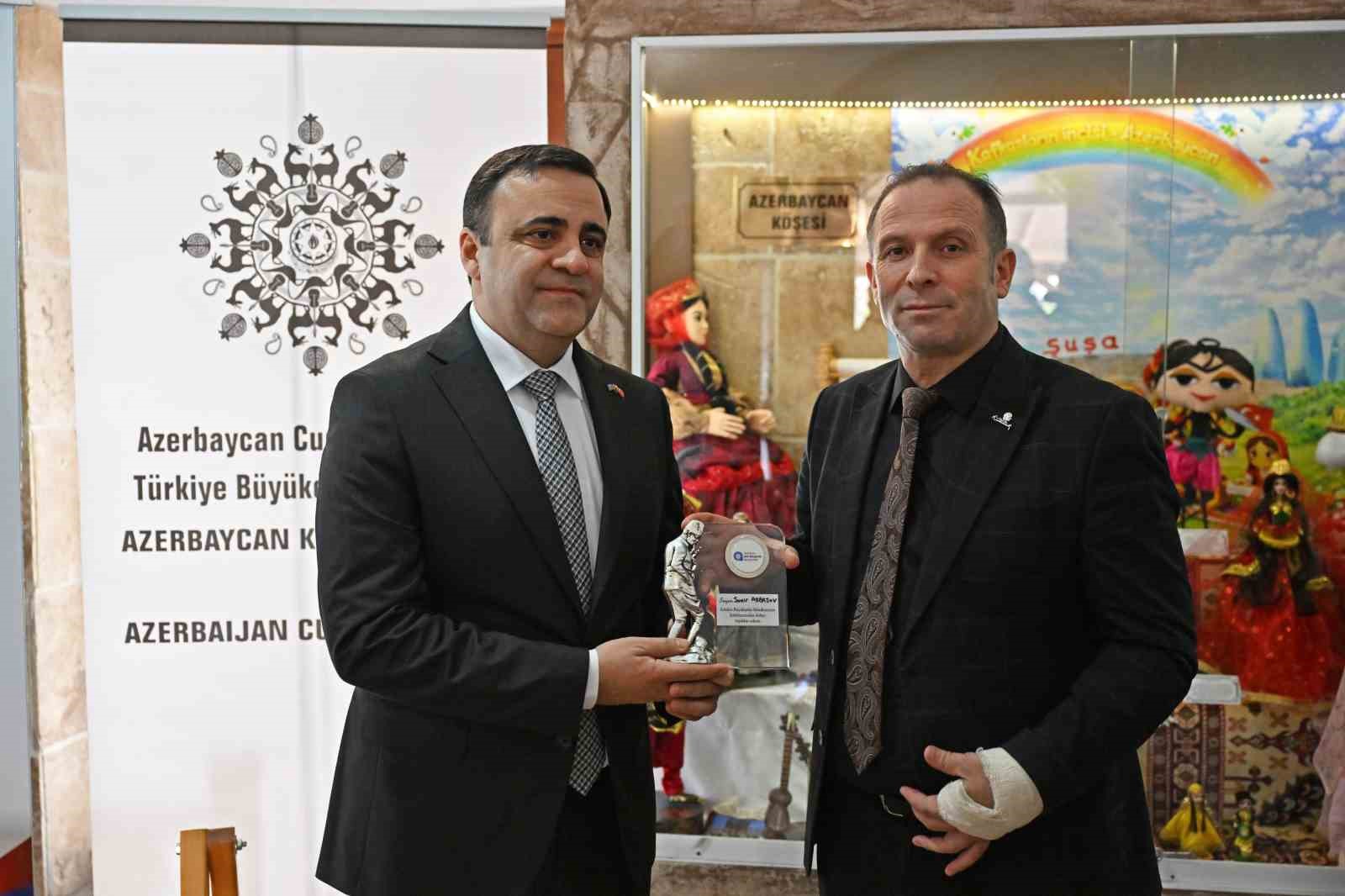 Antalya Oyuncak Müzesi’ne Azerbaycan’dan 26 parçalık bağış