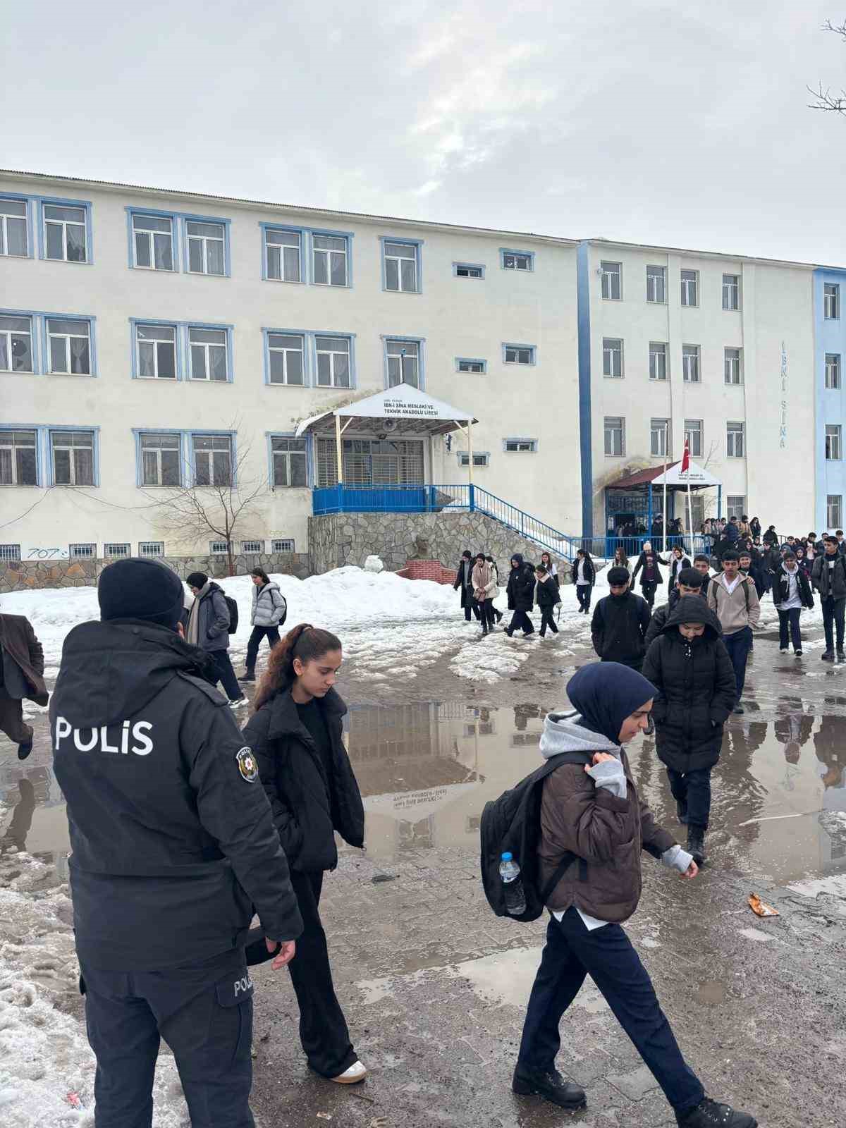 Patnos’ta okullarda ve servislerde denetimler artırıldı