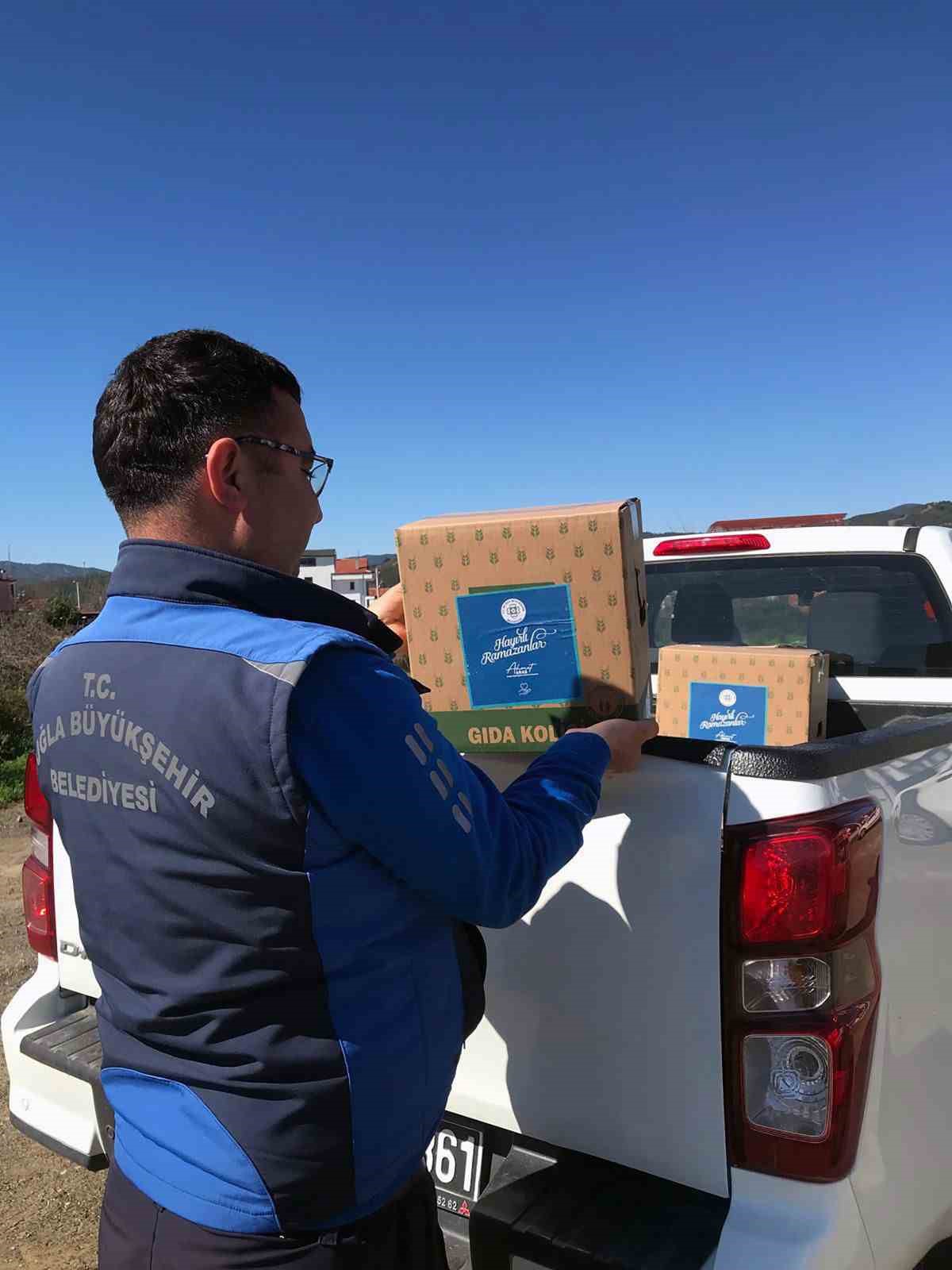 Muğla B&uuml;y&uuml;kşehir&rsquo;den Ramazan&rsquo;da gıda kolisi desteği
