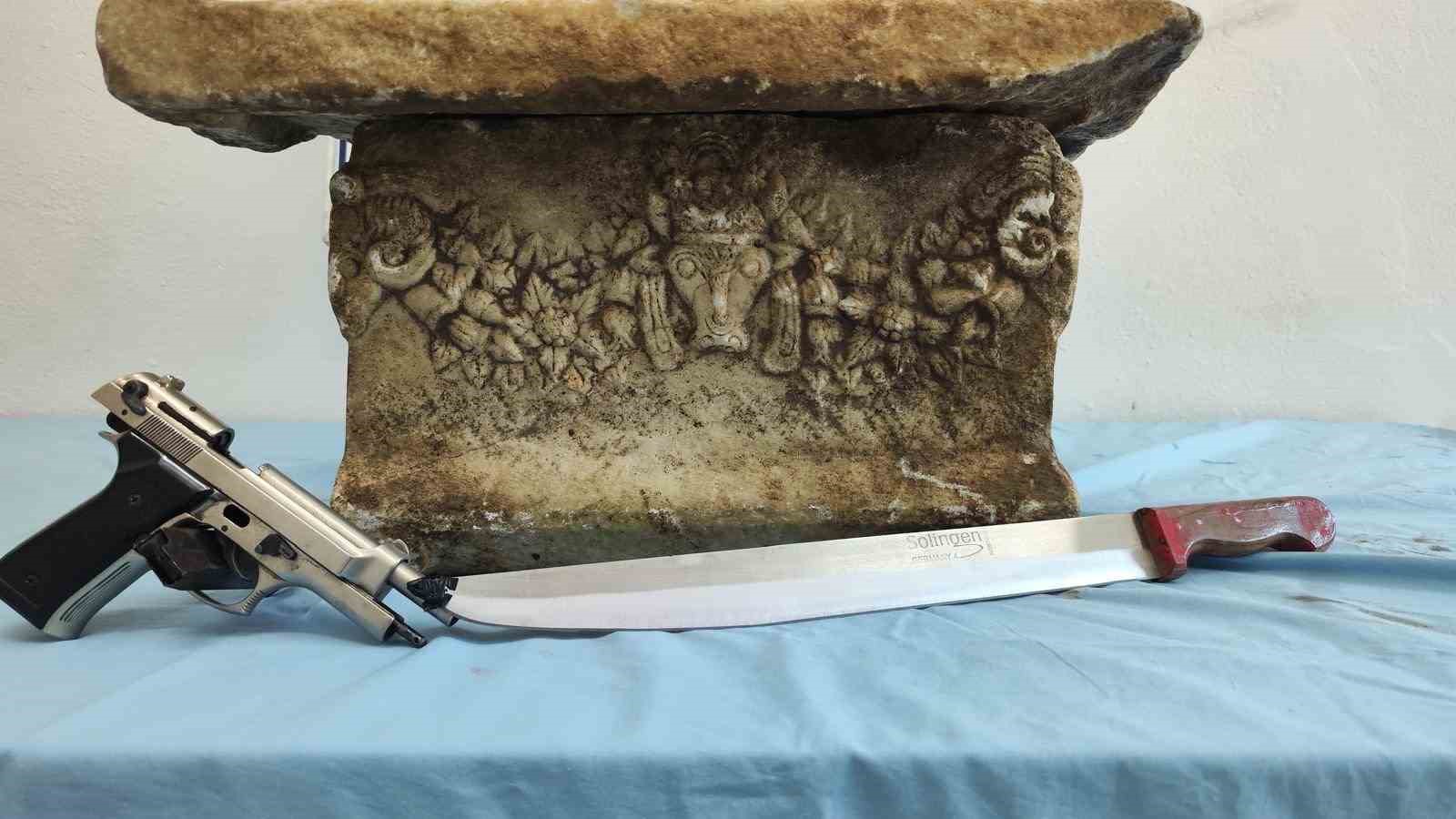 Bursa&rsquo;da tarihi eser ka&ccedil;ak&ccedil;ılığına jandarma engeli
