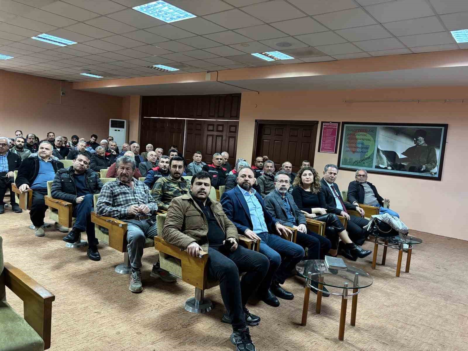 Kozan’da hurma üreticilerine kapsamlı eğitim