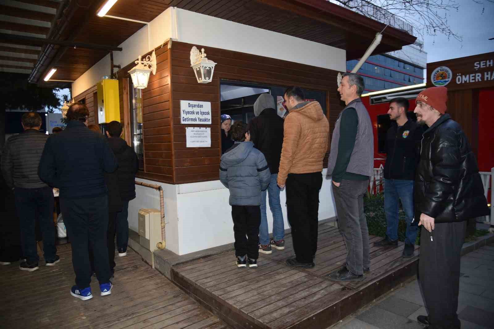 Atakum Belediyesi Şehit &Ouml;mer Halisdemir Parkı&rsquo;nda &uuml;cretsiz iftar hizmeti
