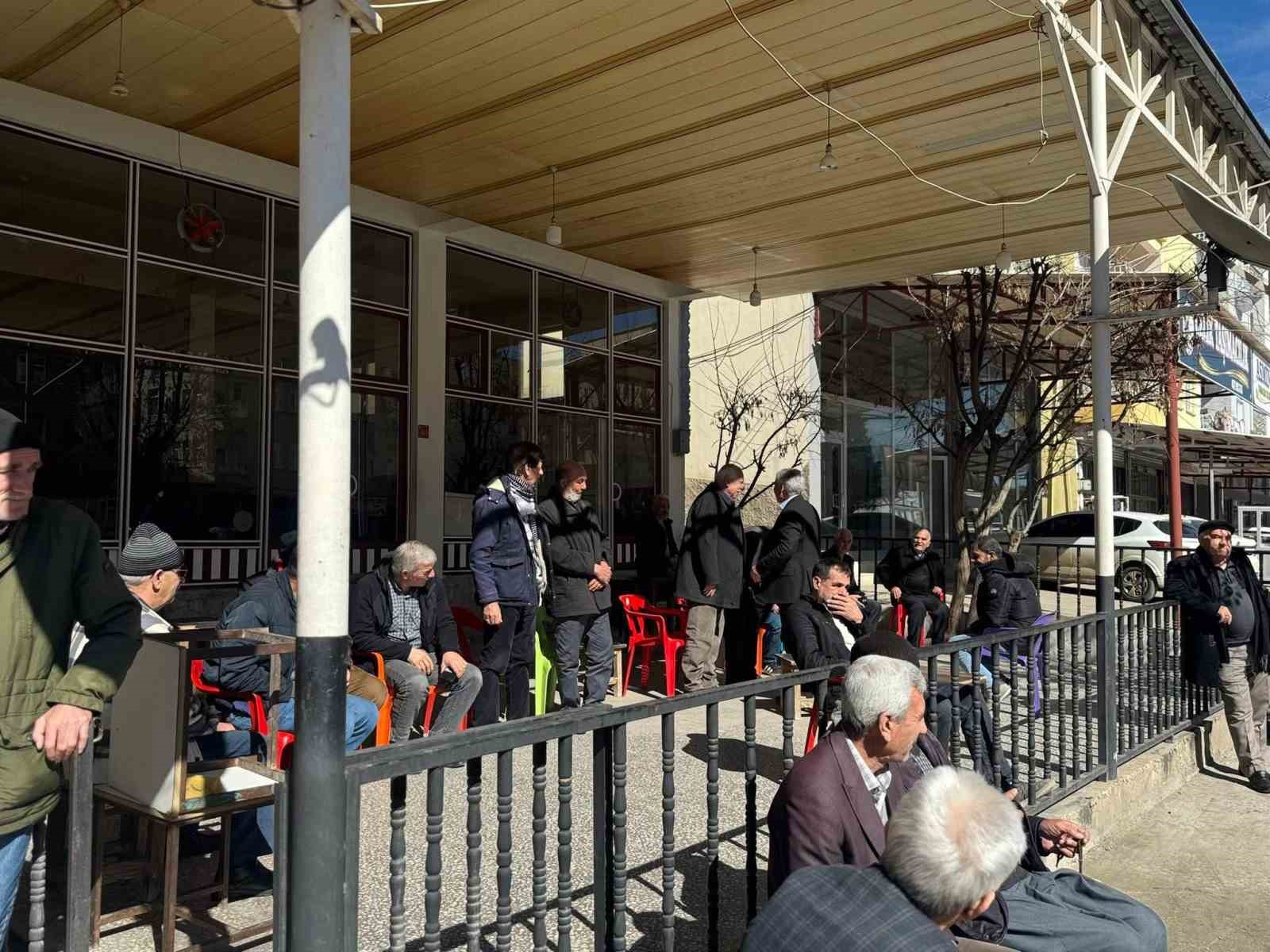 Başkan Karamehmetoğlu, vatandaşlarla bir araya gedi