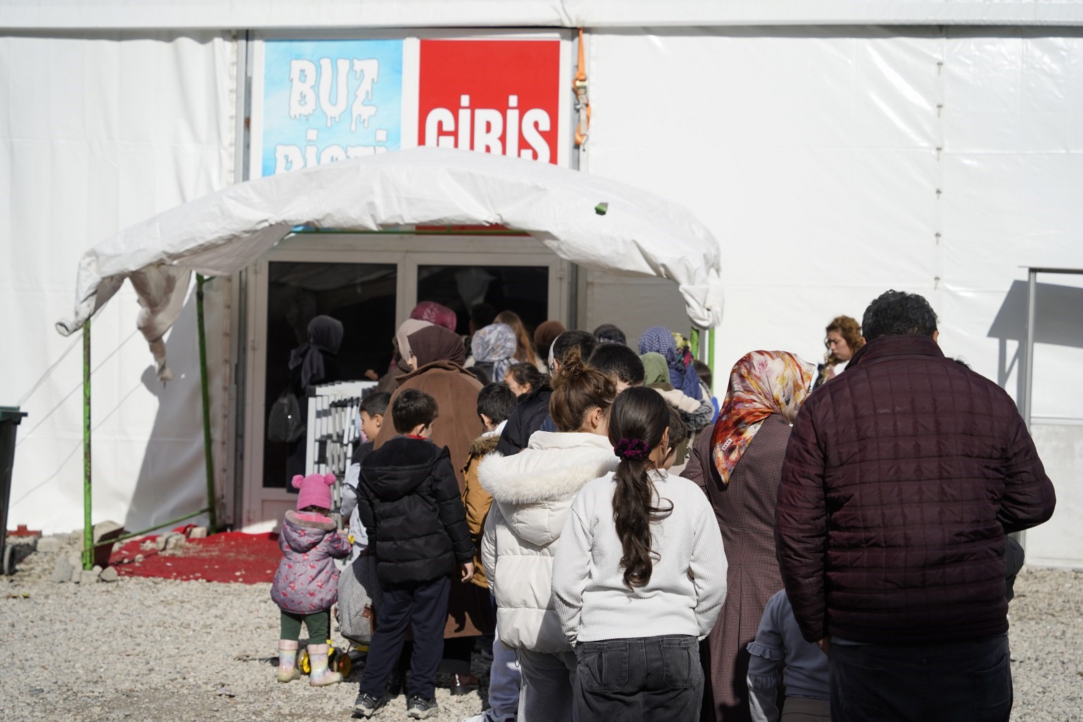 Yunusemre&rsquo;de 7-17 yaş arası &ccedil;ocuklara &uuml;cretsiz buz pateni fırsatı
