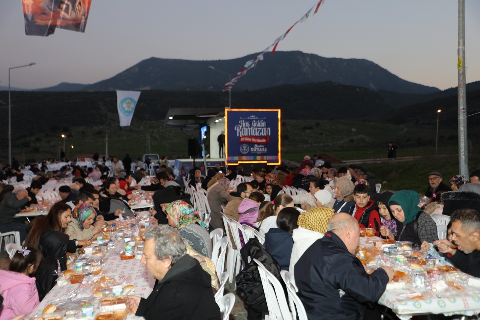 İftar sofrası Akgedik&rsquo;te kuruldu
