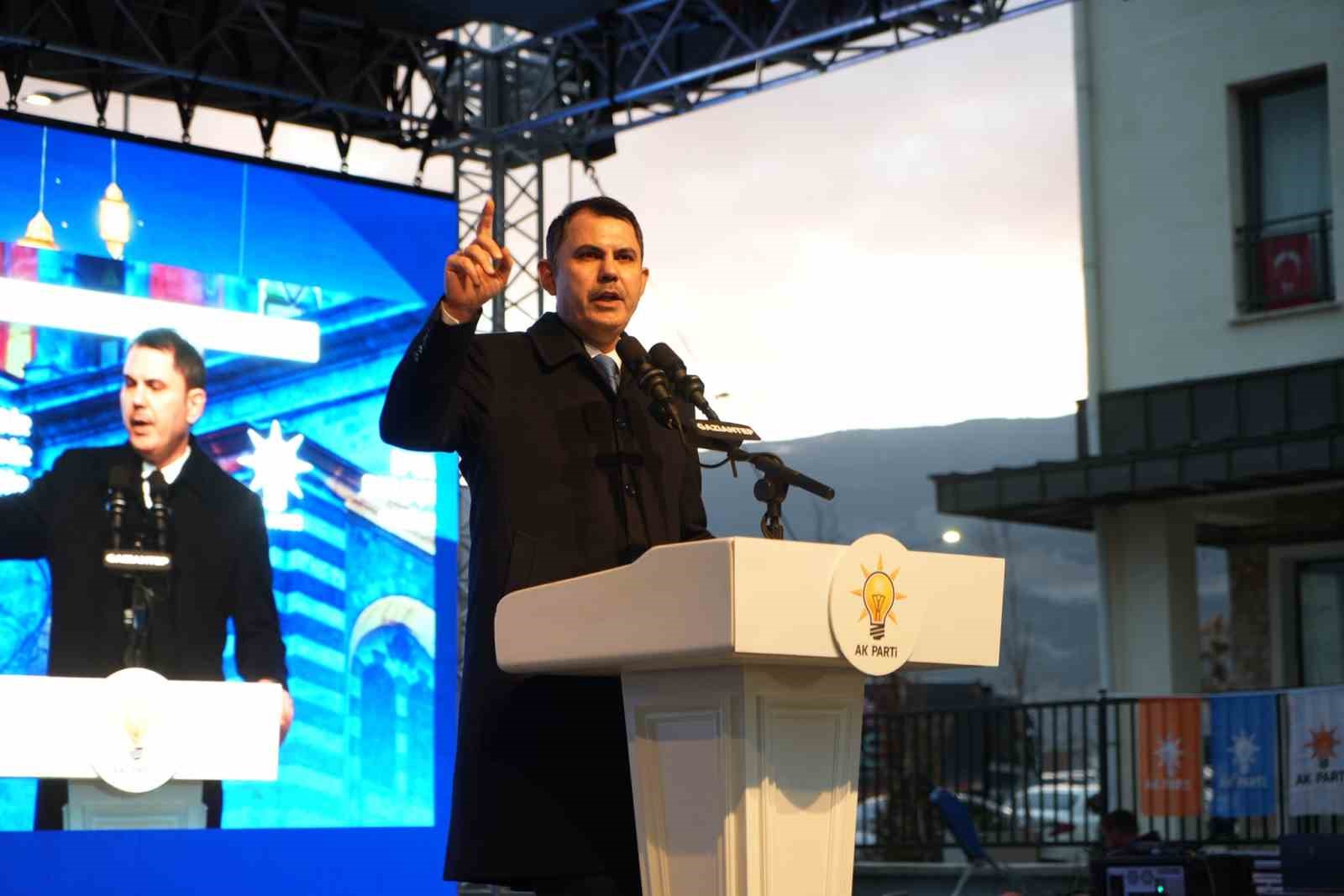 Bakan Kurum: "Depremden bu yana felaket üzerinden siyaset kurdular, depremzede kardeşlerimizin yuvasına kavuşması işlerine gelmiyor"