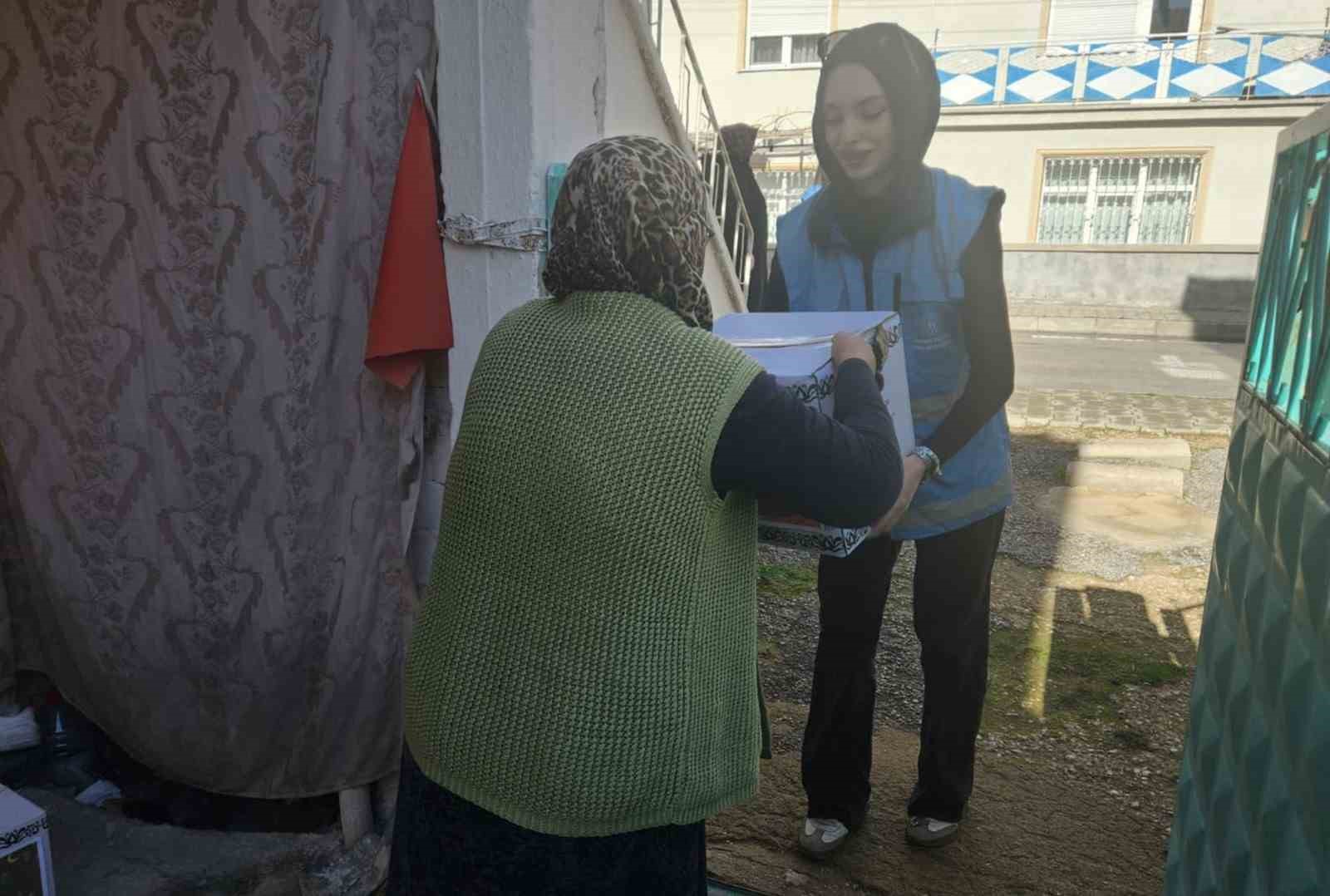 Karaman&rsquo;da g&ouml;n&uuml;ll&uuml; gen&ccedil;lerden anlamlı dayanışma
