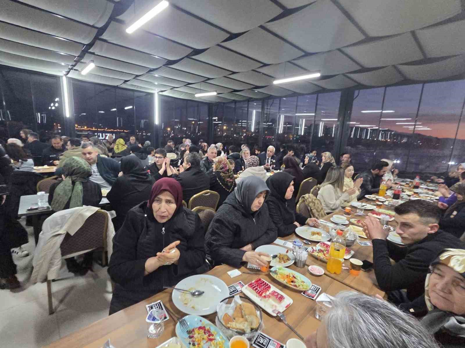 Kaymakam K&ouml;ksal, Şehit aileleri ile gaziler i&ccedil;in iftar yemeği verdi
