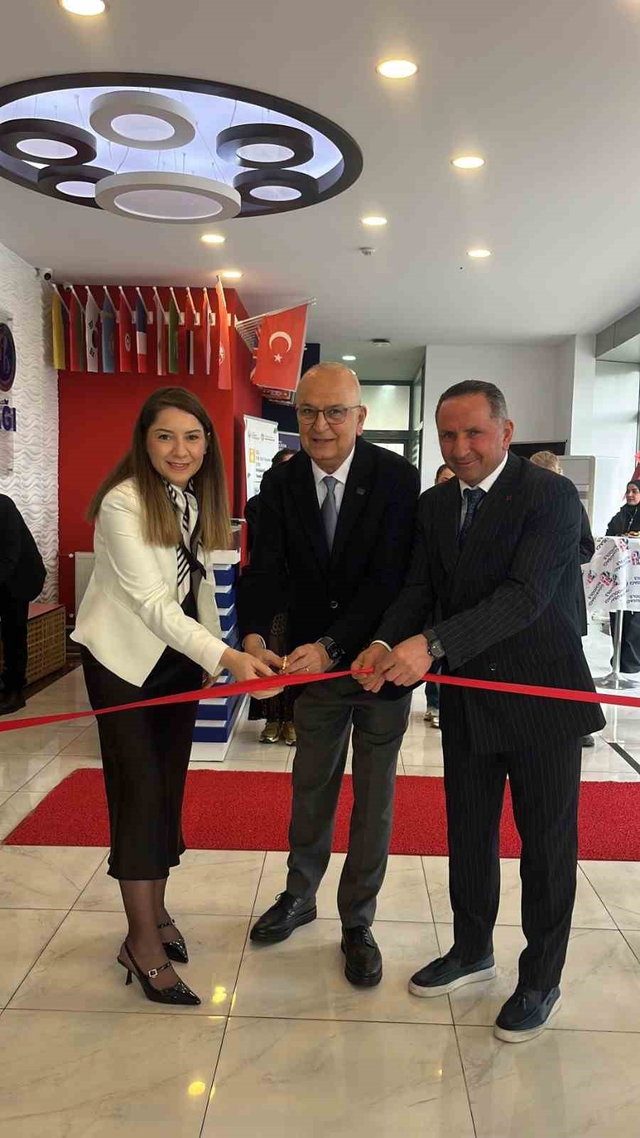 G&ouml;kkuşağı koleji&rsquo;nden bilim ve sanatın buluştuğu vizyoner sergi: "LEXICON 2075"
