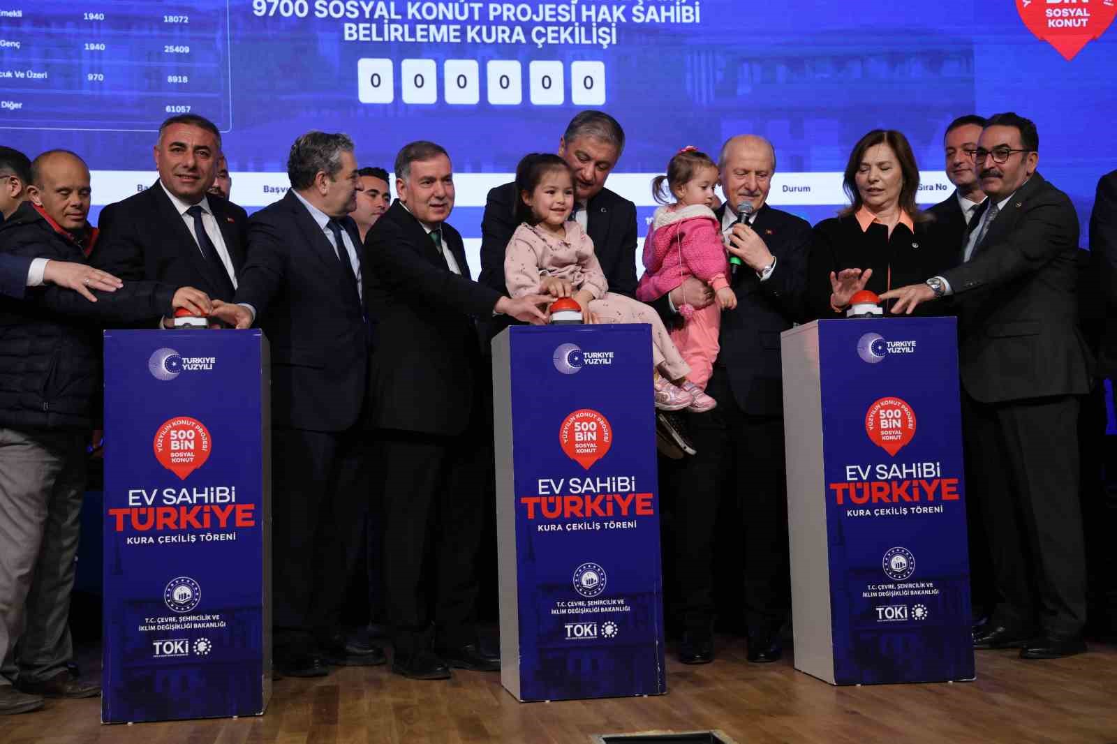 Adana’da ’Yüzyılın Konut Projesi’nin kuraları çekildi