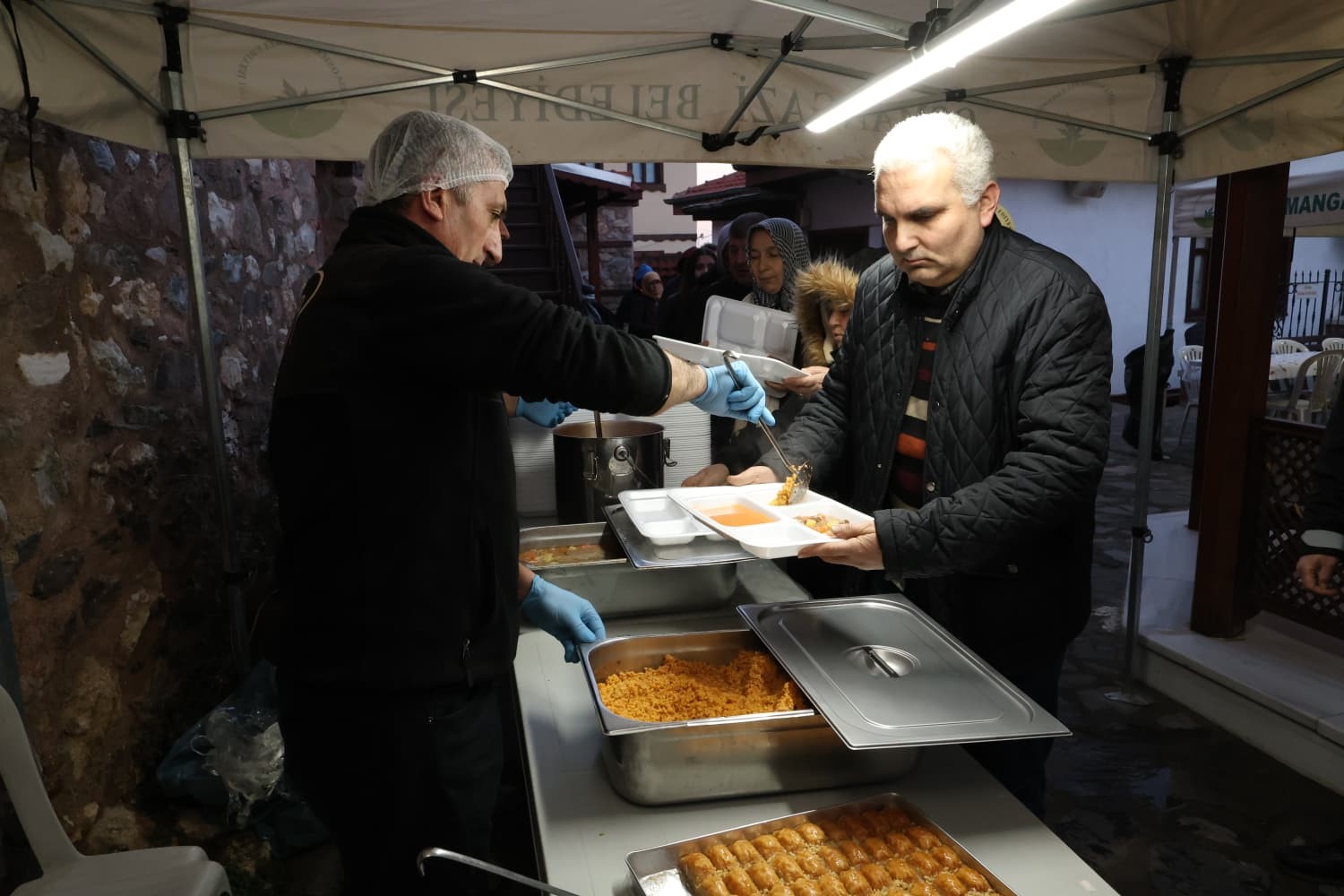 Osmangazi Belediyesi&rsquo;nden kardeşlik sofrası
