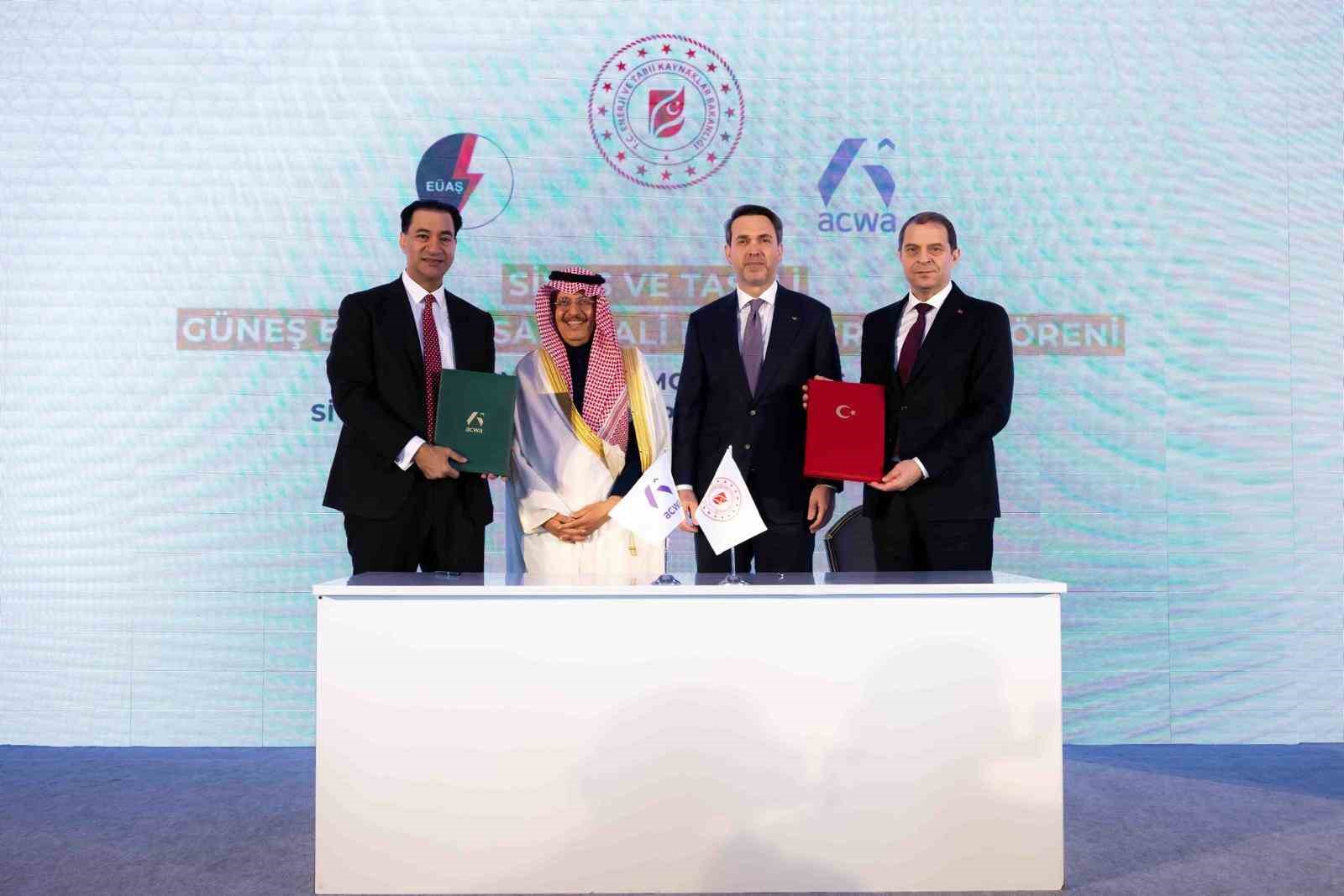 T&uuml;rkiye ile Suudi Arabistan arasında 2 milyar dolarlık GES yatırımı i&ccedil;in imzalar atıldı
