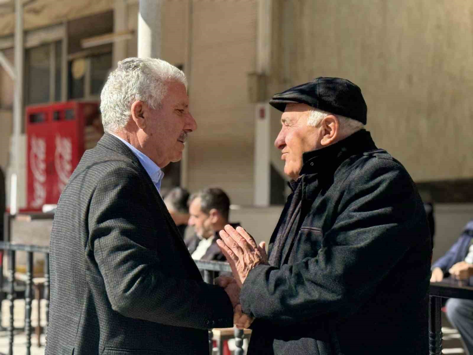 Başkan Karamehmetoğlu, vatandaşlarla bir araya gedi