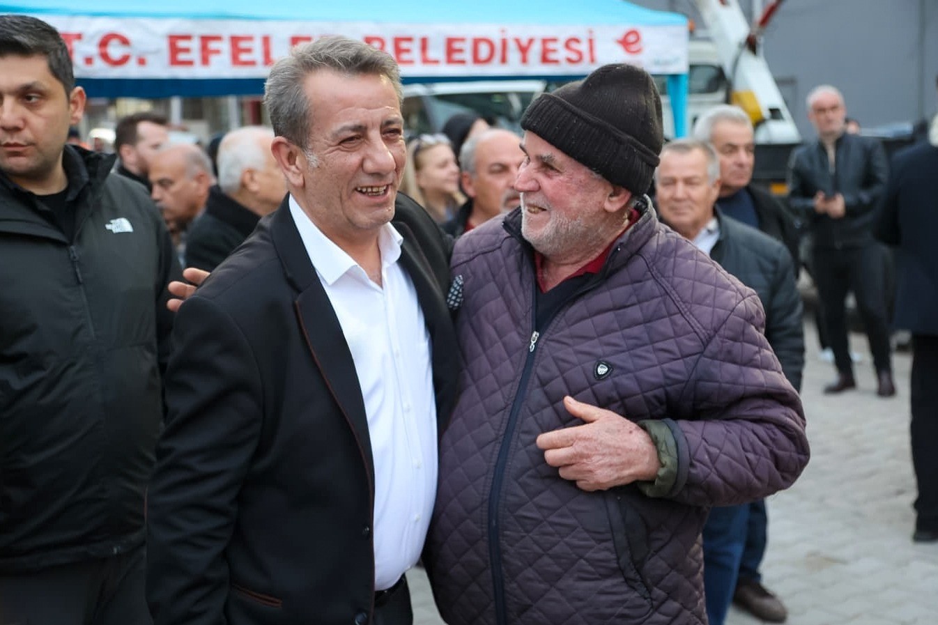 Efeler&rsquo;de vatandaşlar aynı sofrada buluştu
