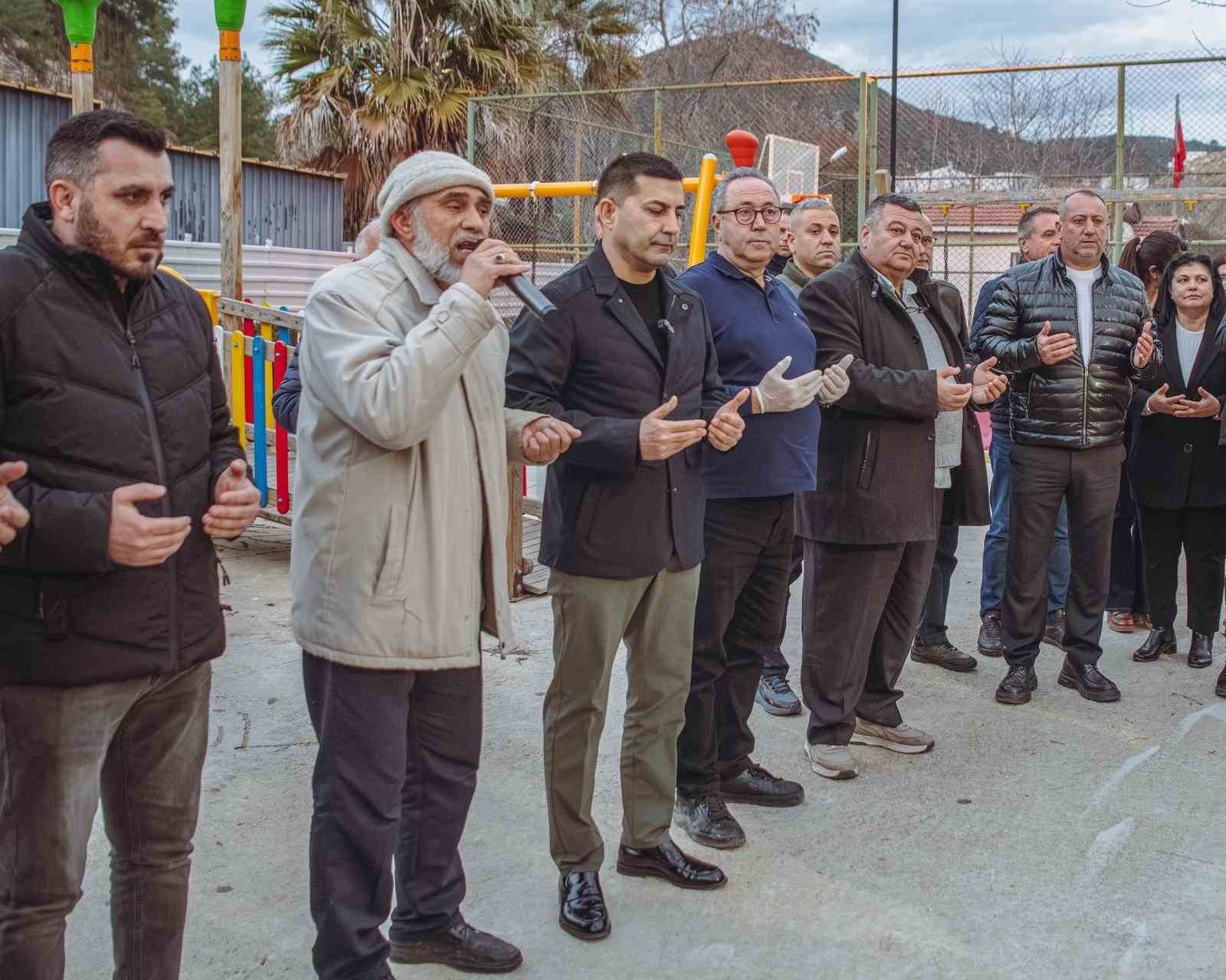 Kuşadası’nda oruçlar dualar eşliğinde açıldı