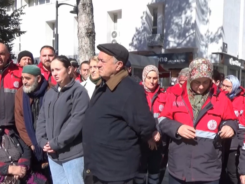 Uşak Belediyesi personeli, hasta iki kardeş için harekete geçti