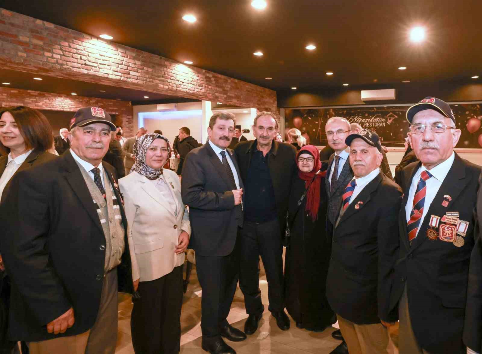 Vali Tavlı: "Ne yaparsak yapalım aziz şehitlerimize ş&uuml;kran borcumuzu layıkıyla &ouml;deyemeyiz"
