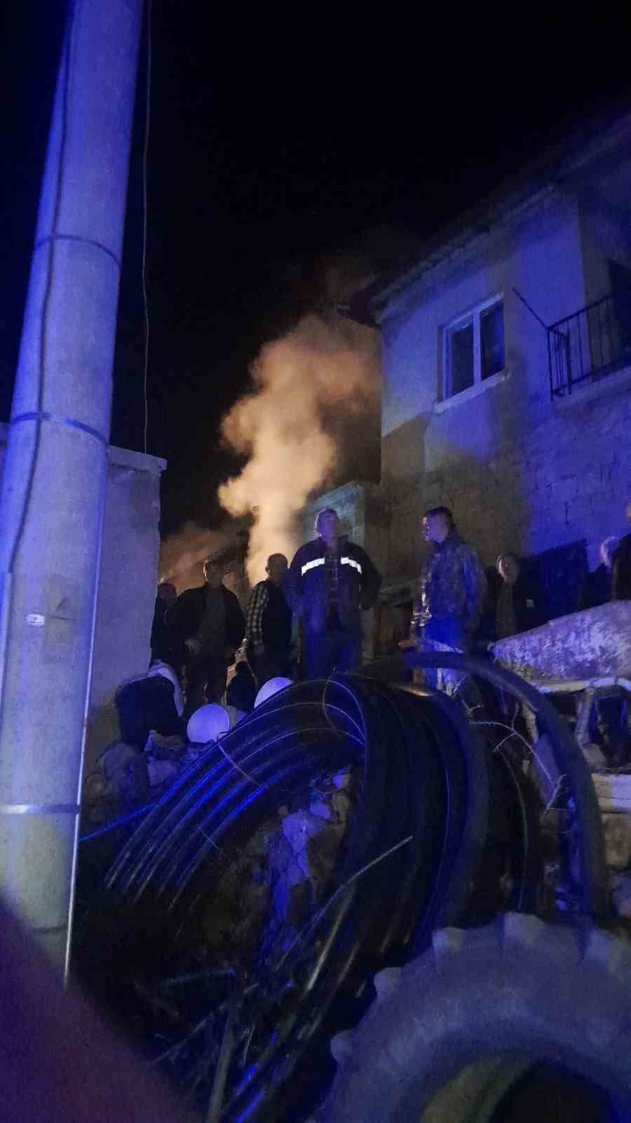 Niğde’de devrilen soba yangına yol açtı: 1 kişi yaralandı