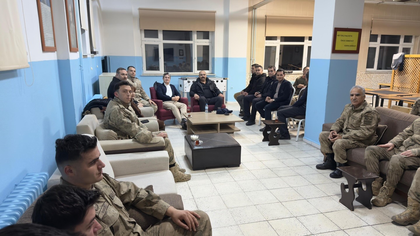 Kemaliye&rsquo;de Başbağlar Jandarma Karakolu&rsquo;nda iftar programı d&uuml;zenlendi
