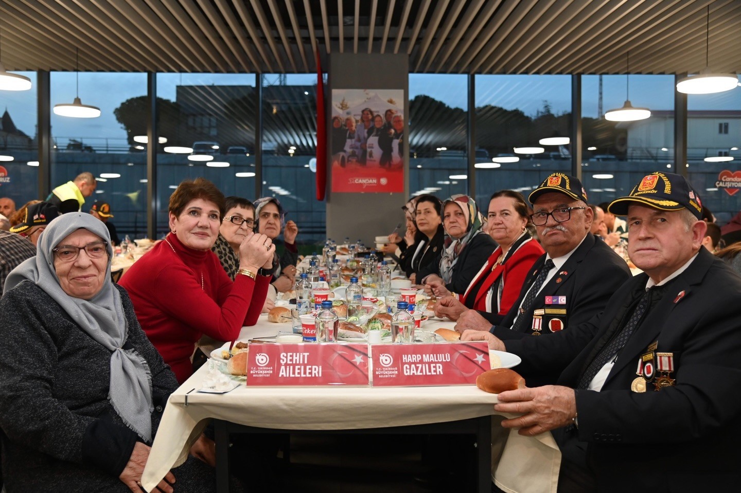 Şehit aileleri ve gaziler iftarda buluştu