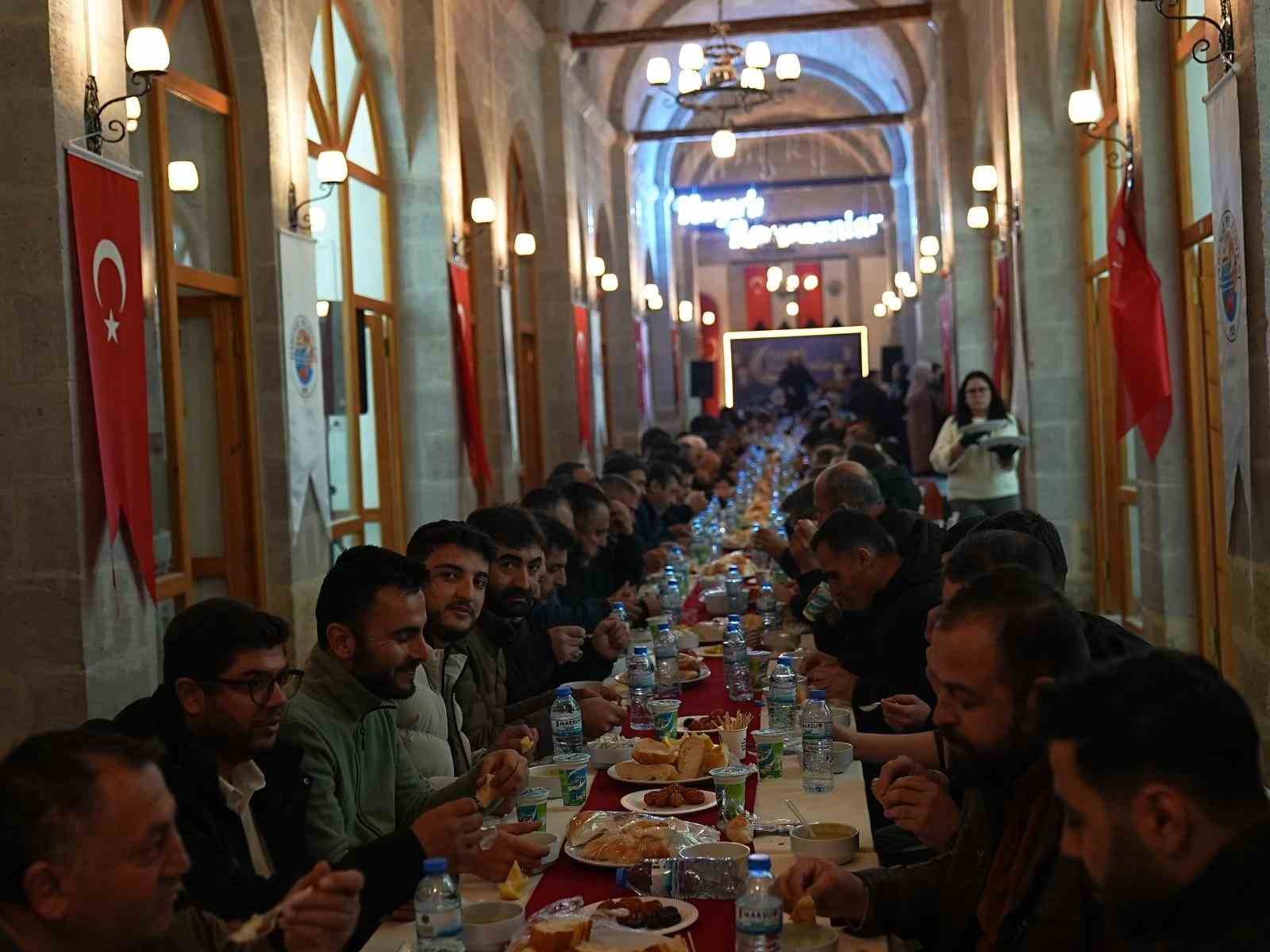Darende Belediye Başkanı Bozkurt, personelle iftarda bir araya geldi
