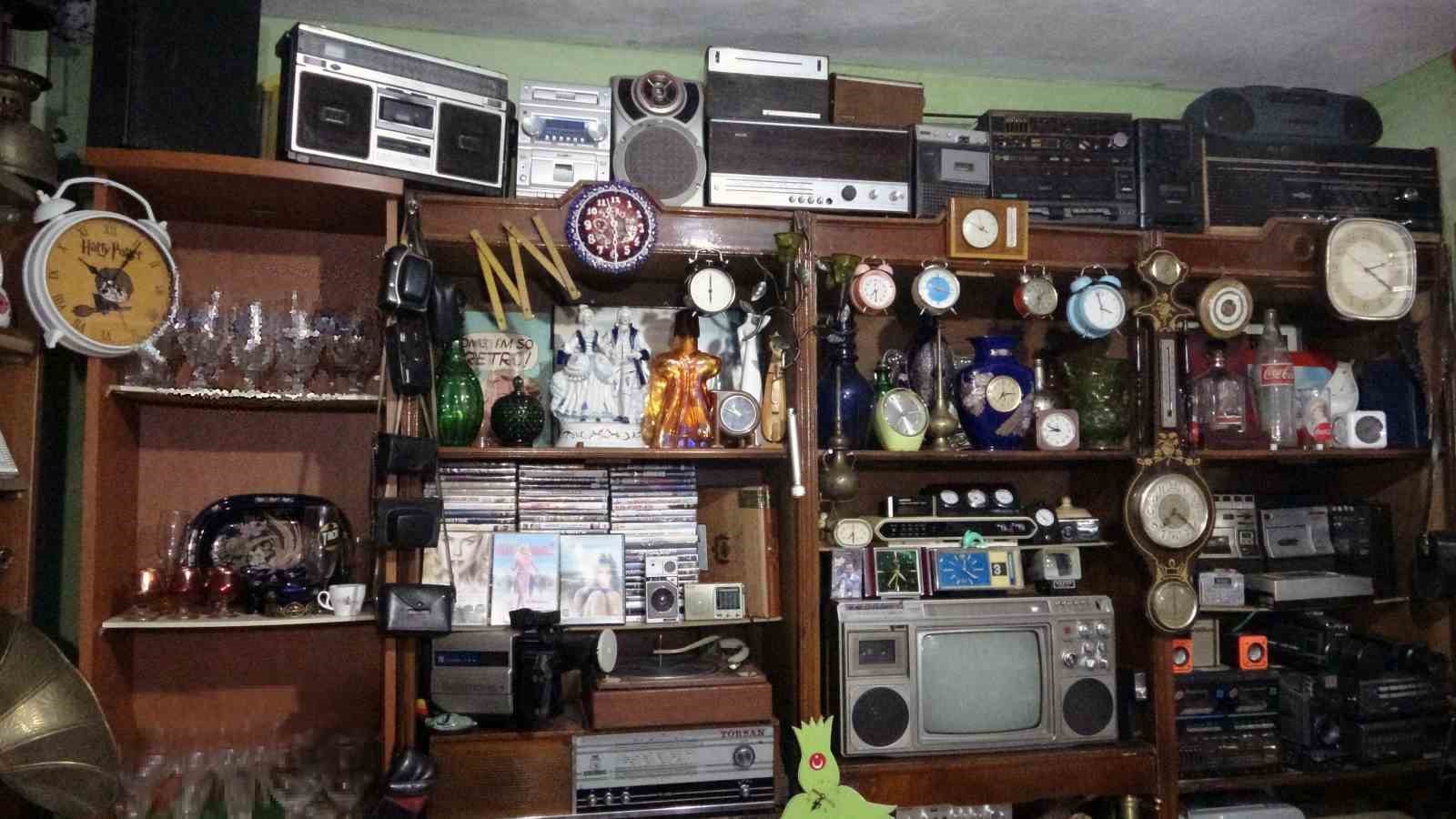 Antika tutkusu ile bodrum katını müzeye çevirdi