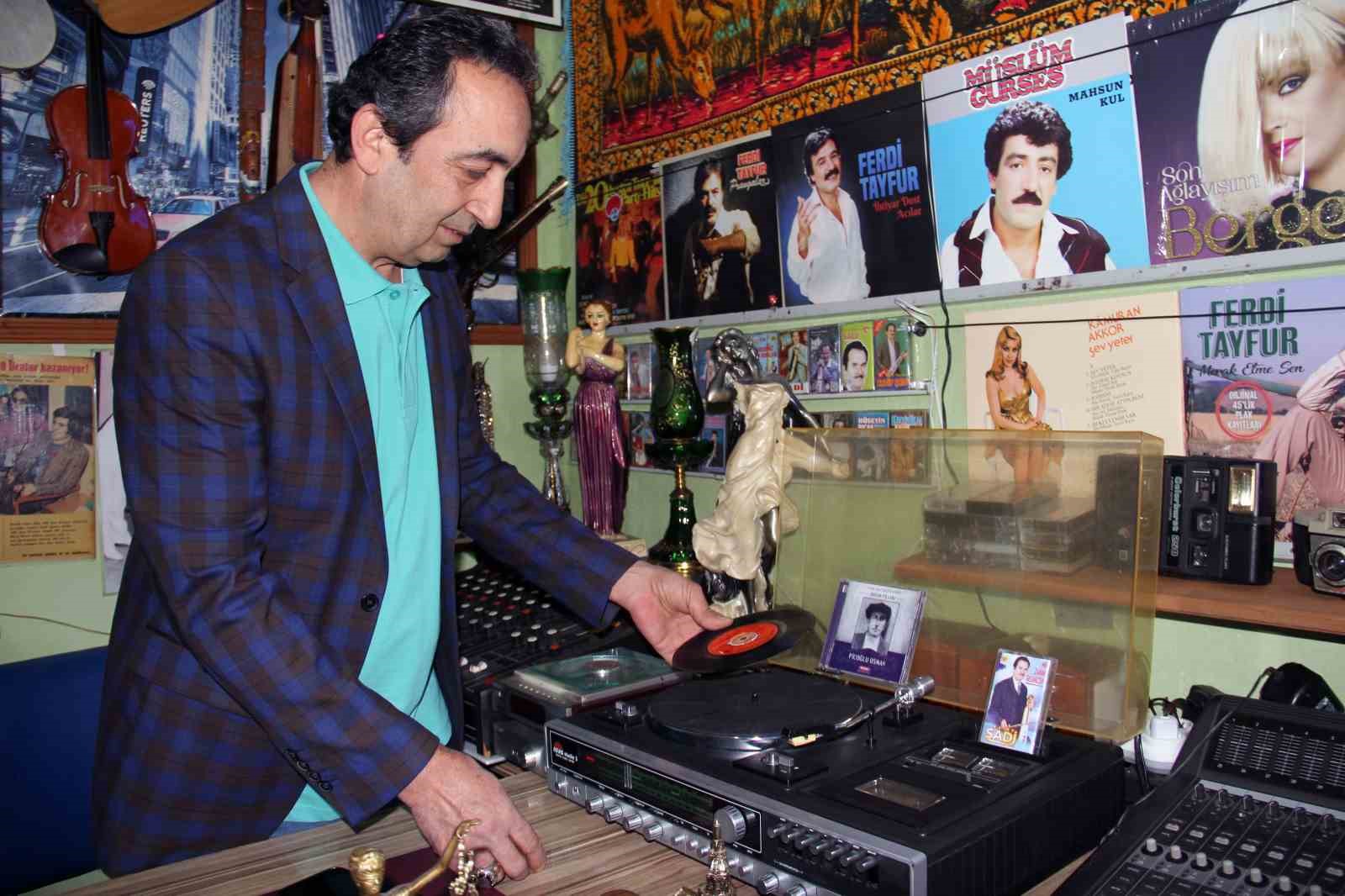 Antika tutkusu ile bodrum katını m&uuml;zeye &ccedil;evirdi
