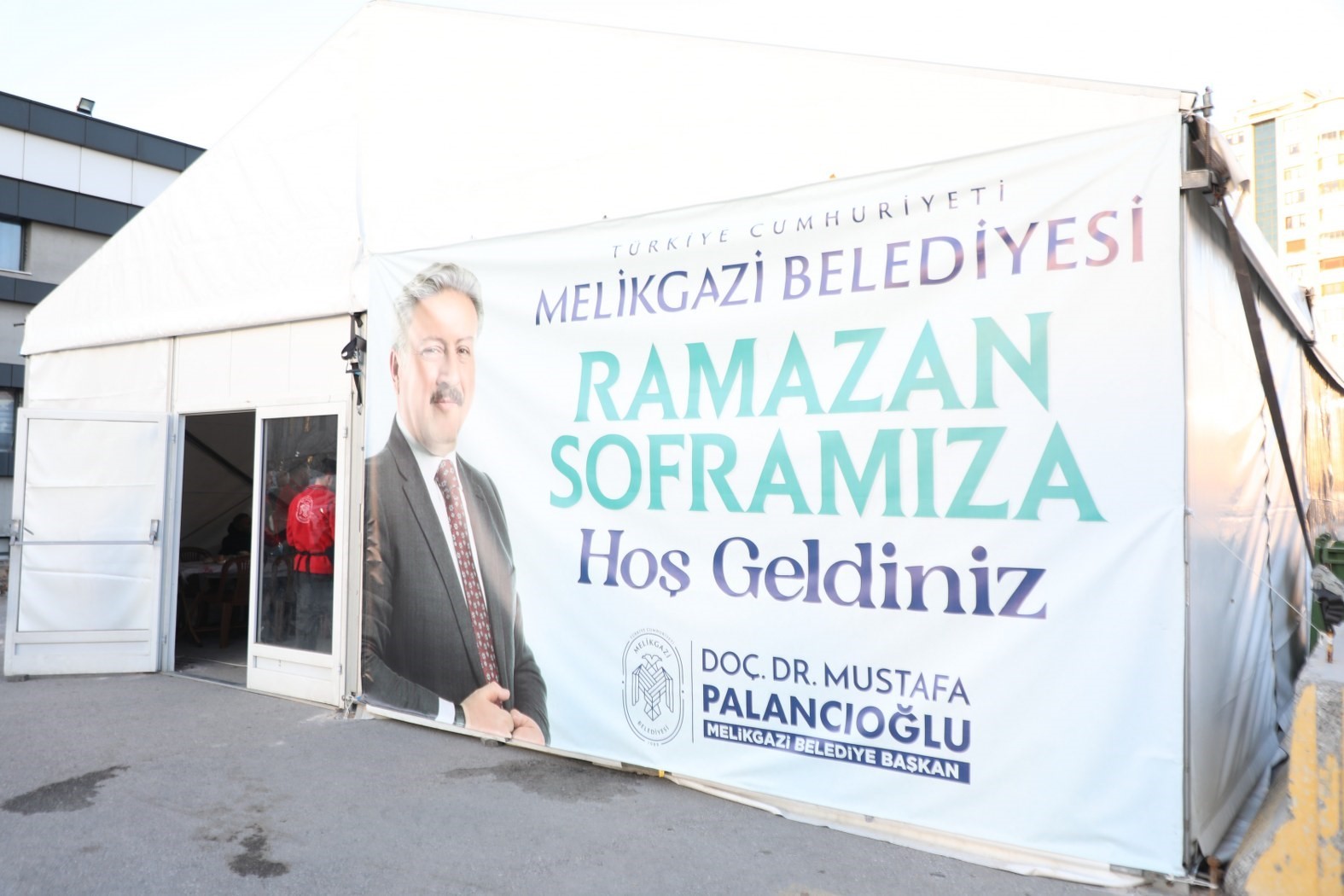 Melikgazi Belediyesi Ramazan ayının bereketini iftar &ccedil;adırlarında paylaşıyor
