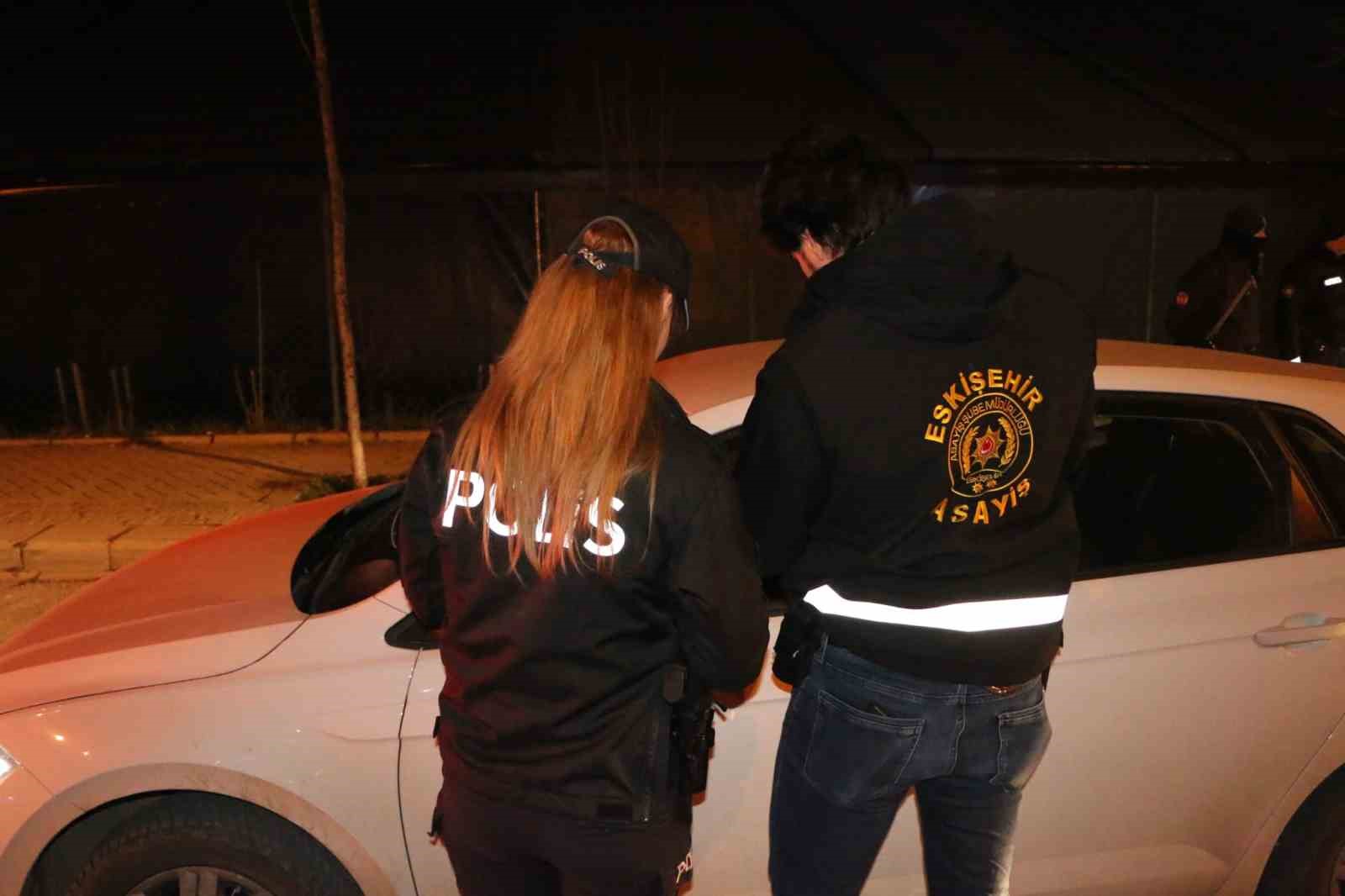 Eskişehir&rsquo;de asayiş ve trafik uygulamaları s&uuml;r&uuml;yor
