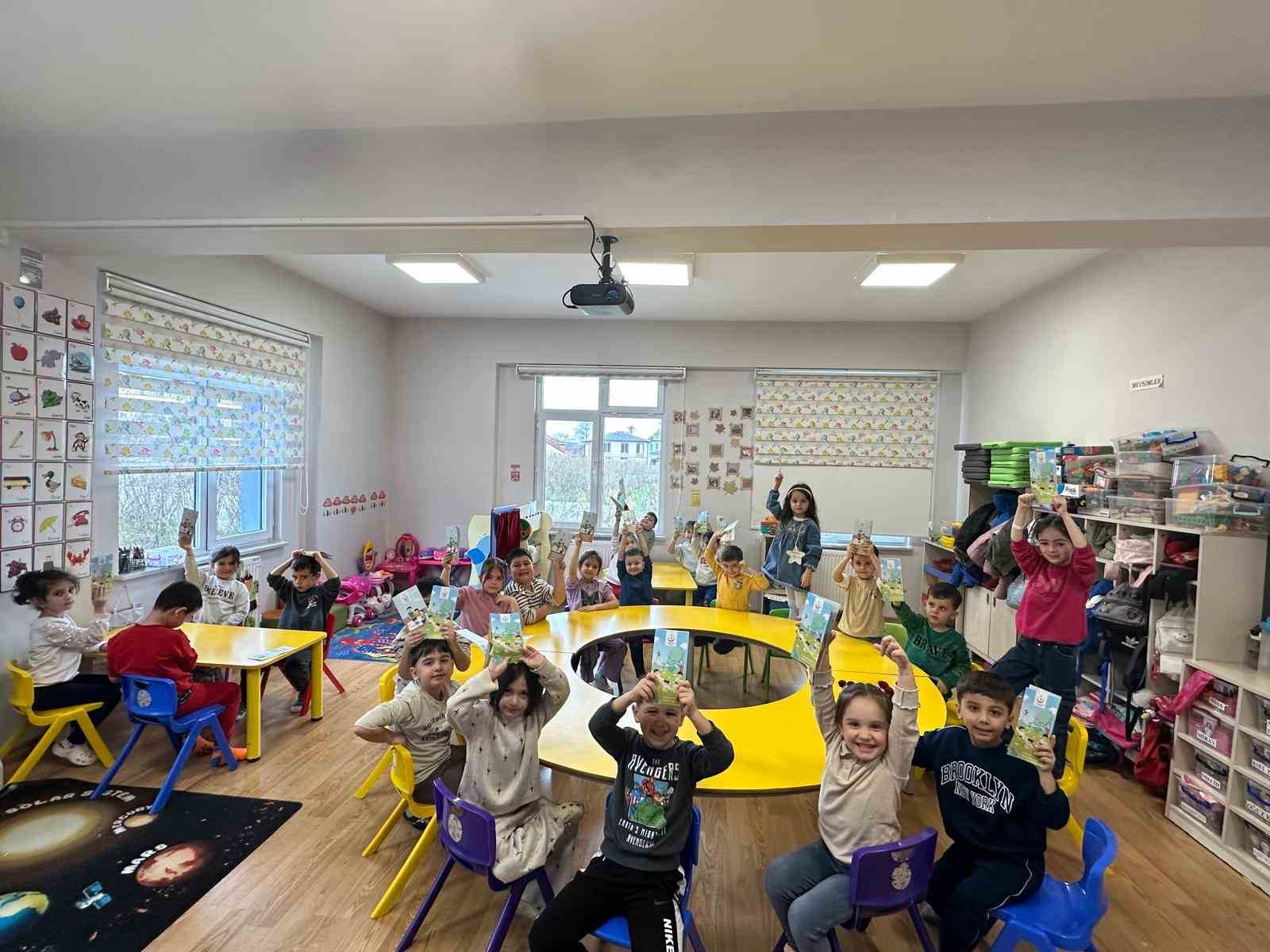 Ana okulu &ouml;ğrencilerine sağlık eğitimi
