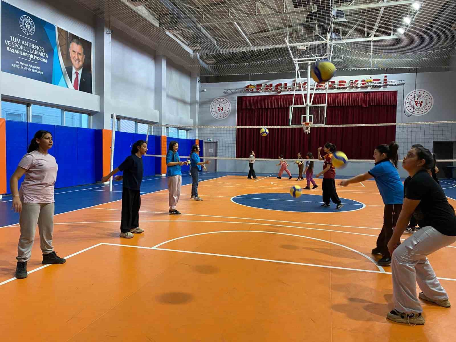 Voleybola olan ilgi artıyor
