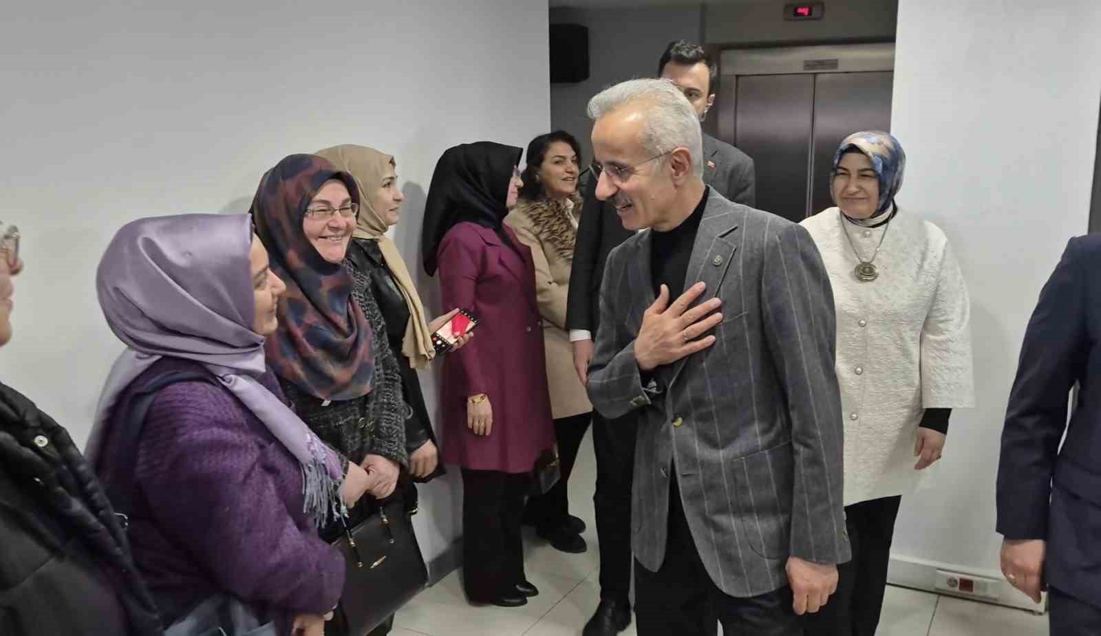 Bakan Uraloğlu, AK Parti Eskişehir Teşkilatı ile buluştu
