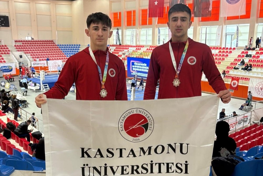 Kastamonu &Uuml;niversitesi&rsquo;nden Muay Thai Şampiyonası&rsquo;nda iki T&uuml;rkiye ikinciliği
