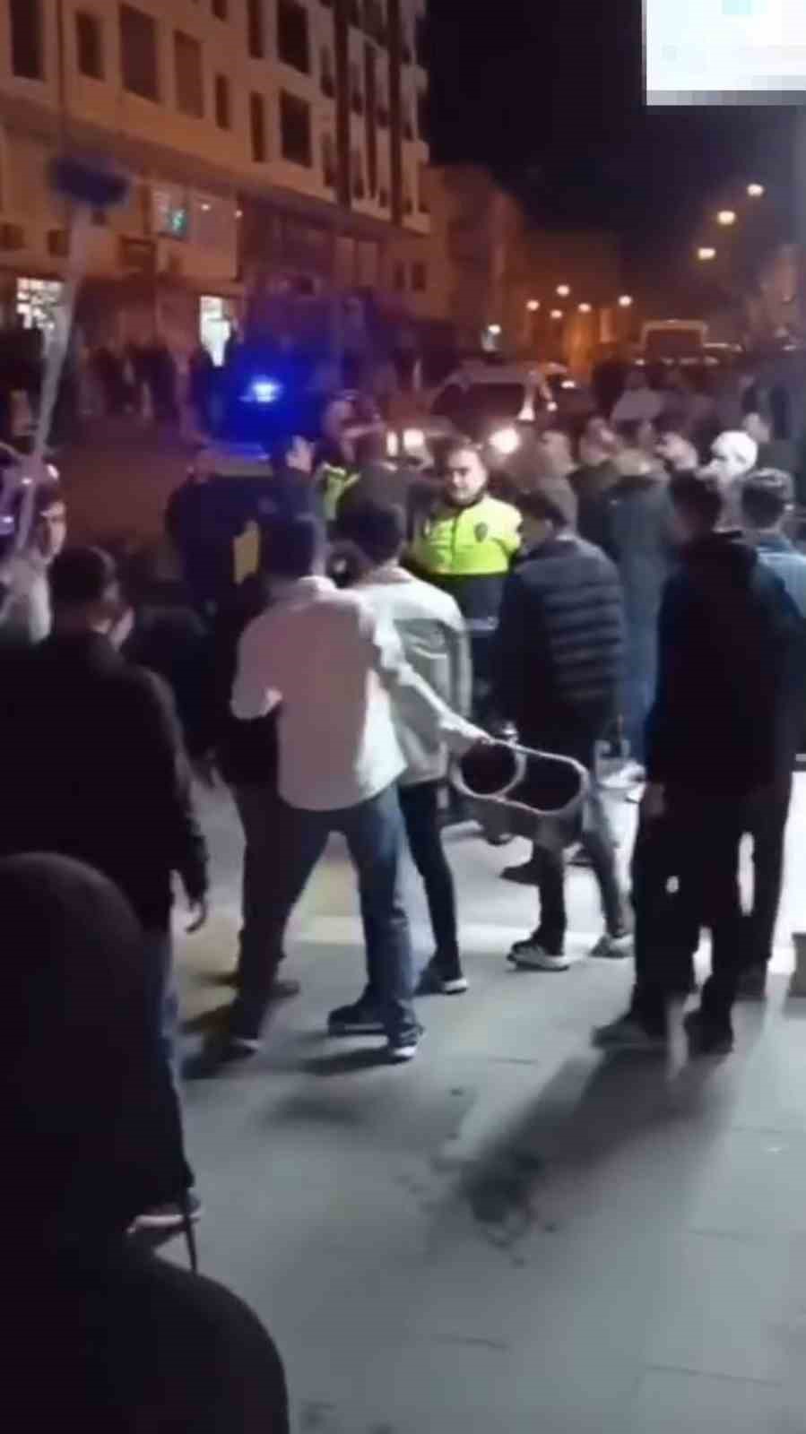 Mardin&rsquo;de tekmeli, kovalı ve fır&ccedil;alı kavgada 3 kişi yaralandı
