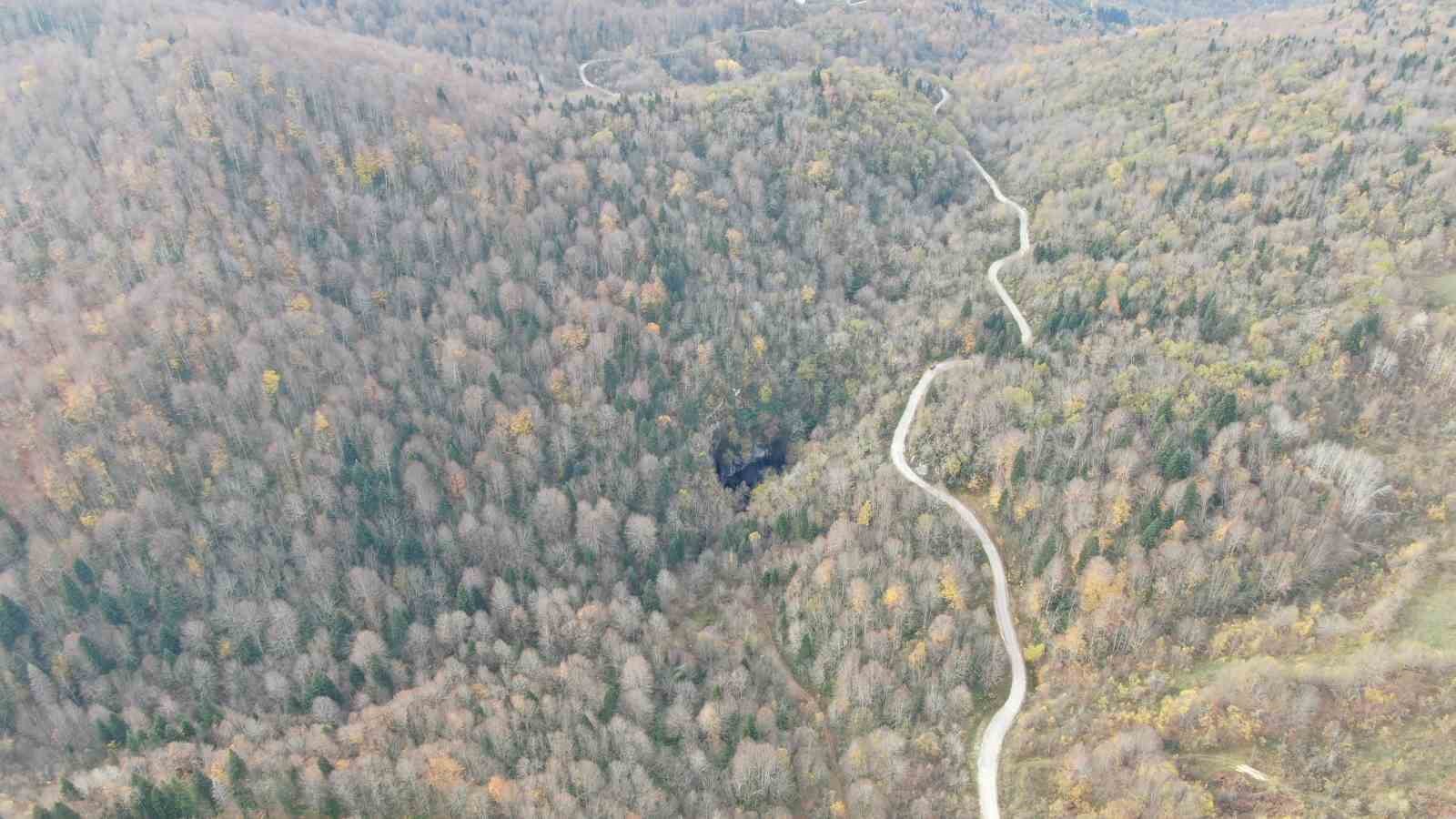 İ&ccedil;erisinde şelale akan Karadeniz&rsquo;in en derin mağarası g&ouml;renleri mest ediyor
