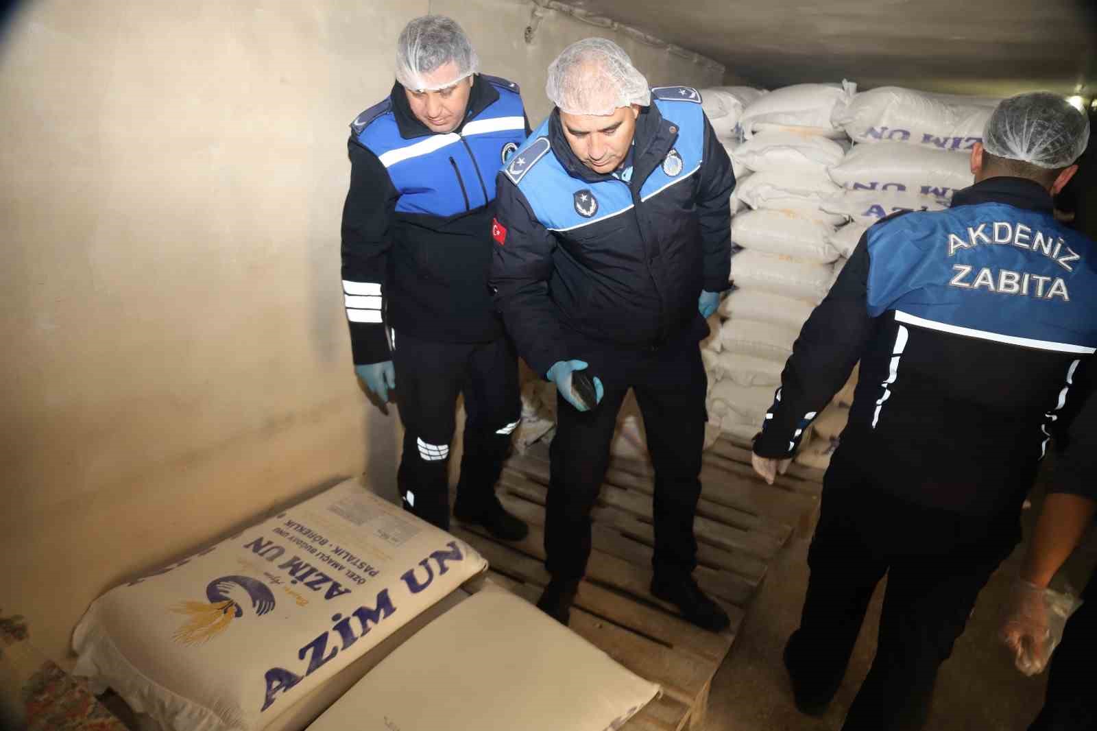 Mersin&rsquo;de hijyen kurallarına uymayan fırına 6 bin 400 lira ceza
