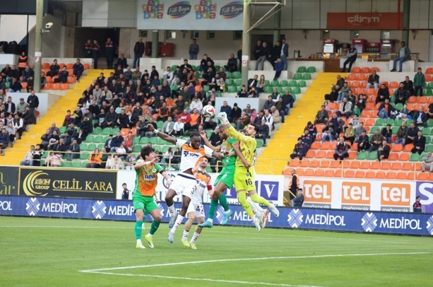 Trendyol S&uuml;per Lig: Corendon Alanyaspor: 1 - RAMS Başakşehir: 2 (Ma&ccedil; sonucu)
