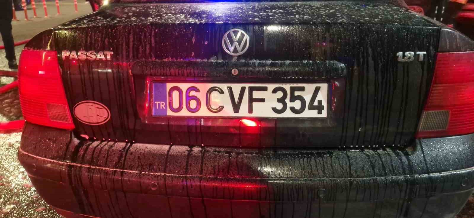 Yozgat’ta otomobil alev alev yandı