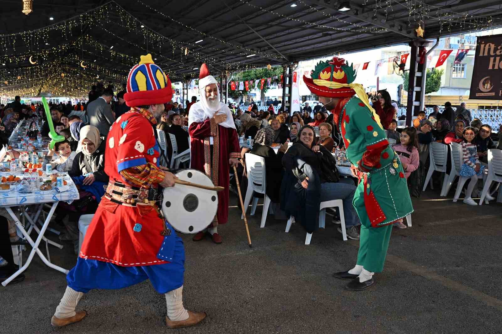 Erdemli&rsquo;de birlik sofrası: Se&ccedil;er&rsquo;den &rsquo;Parlayan yıldız T&uuml;rkiye&rsquo; vurgusu
