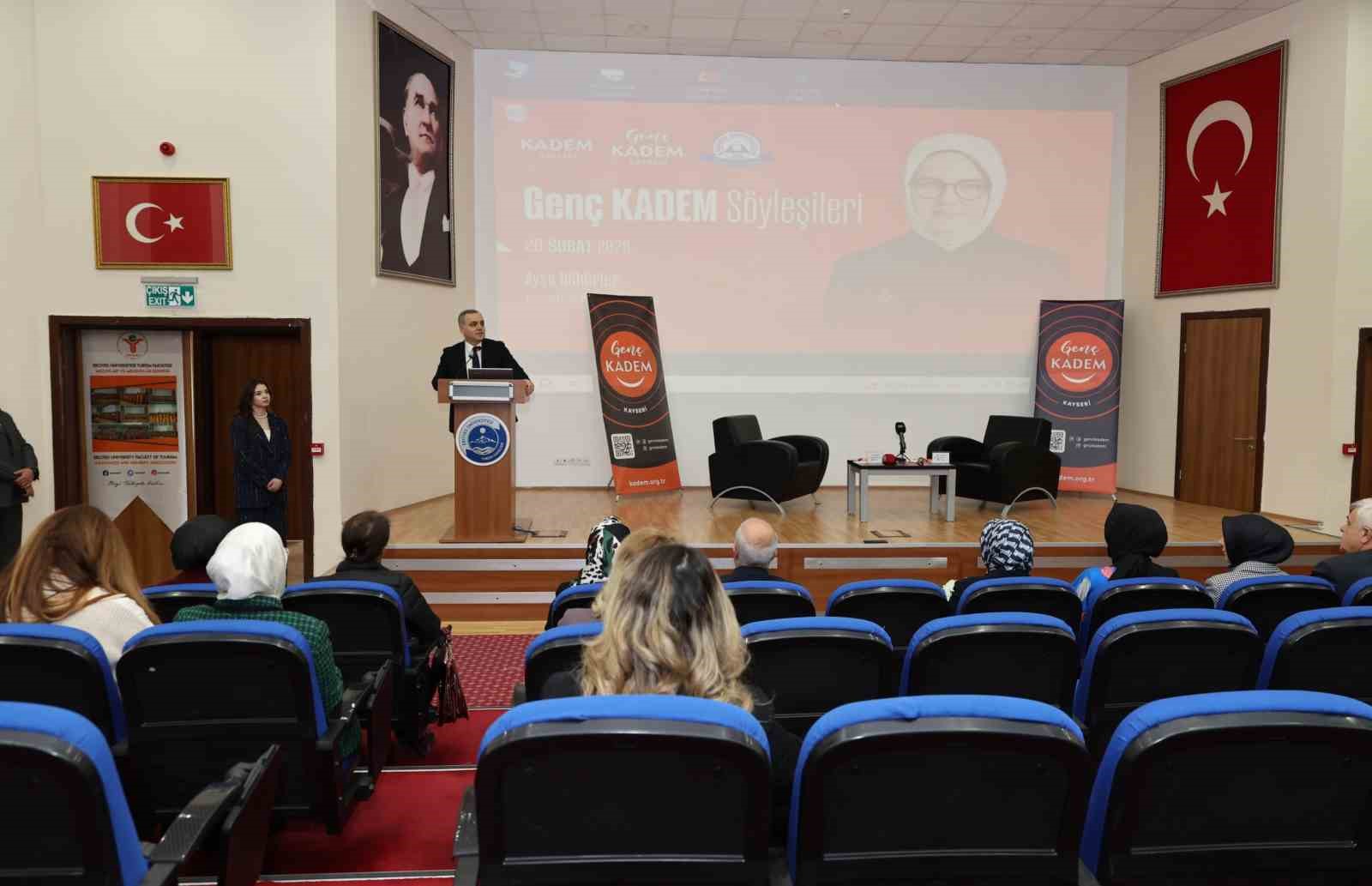 Milletvekili B&ouml;h&uuml;rler, ER&Uuml;&rsquo;de gen&ccedil;lerle buluştu
