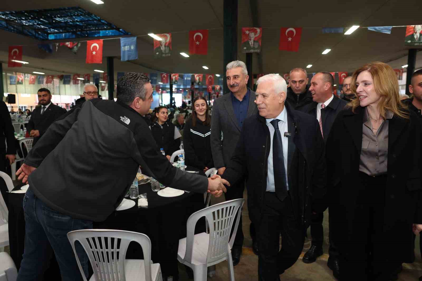 Bursa&rsquo;da g&ouml;n&uuml;ller B&uuml;y&uuml;kşehir&rsquo;in iftar sofrasında buluştu
