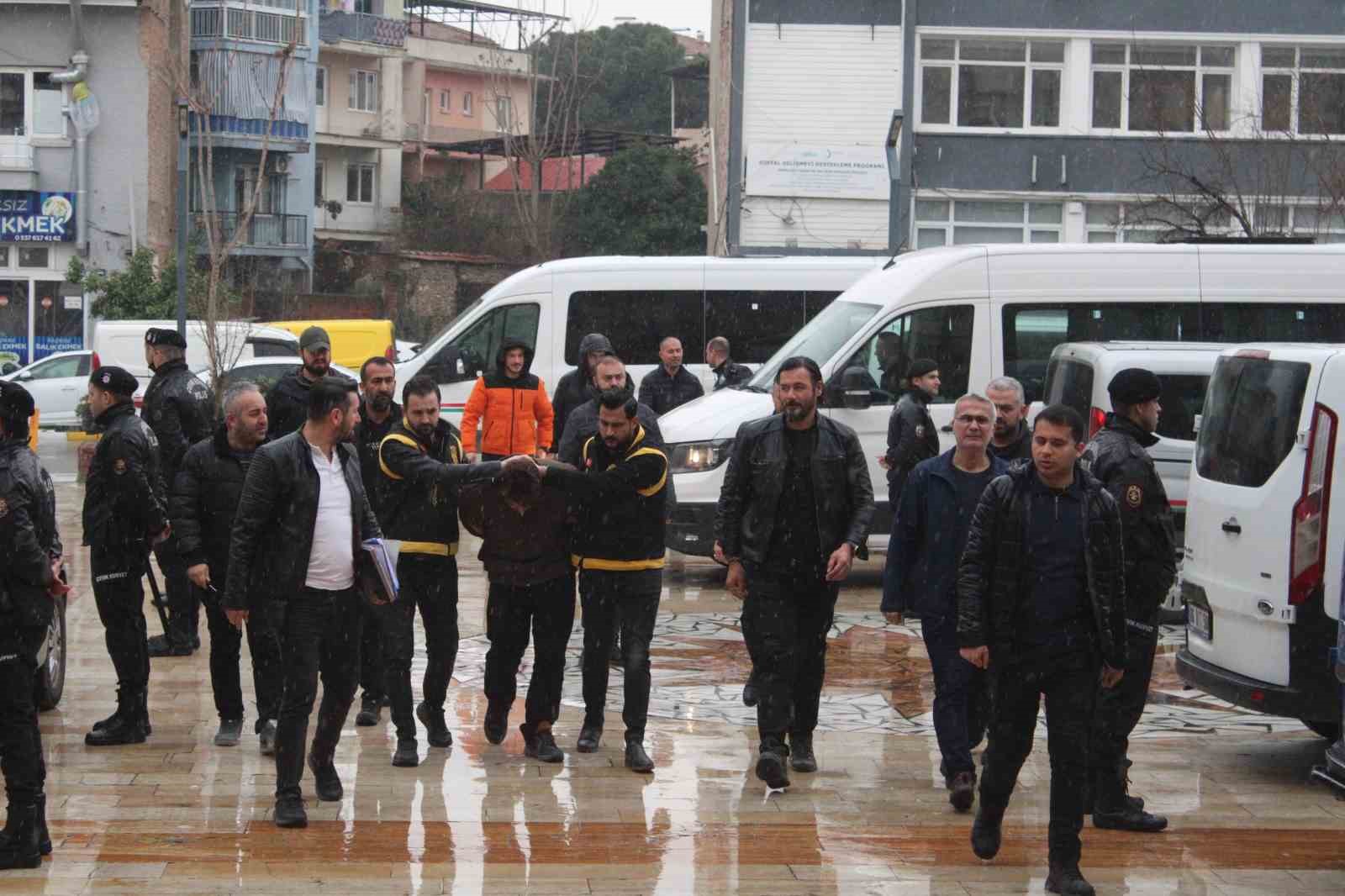 Çakaloğlu cinayetinin şüphelisi adliyeye sevk edildi