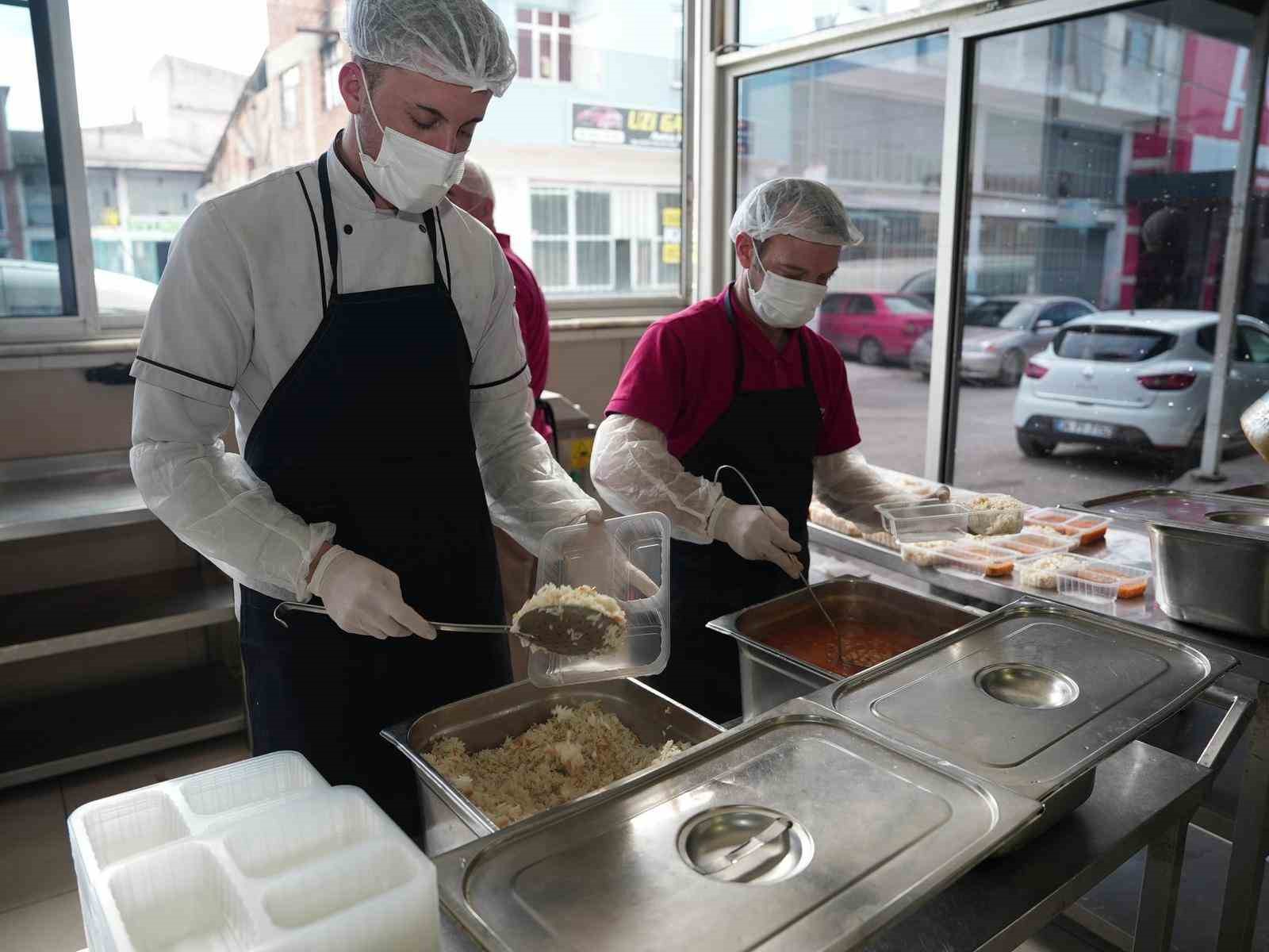 D&uuml;zce&rsquo;de ihtiya&ccedil; sahipleri yalnız bırakılmıyor
