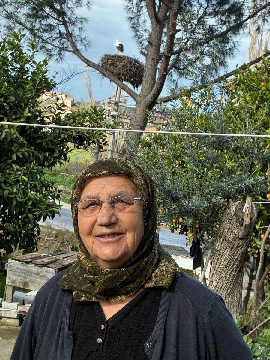 Yılın ilk leylekleri gelmeye başladı, ilk g&ouml;ren 1 &ccedil;uval unu kaptı
